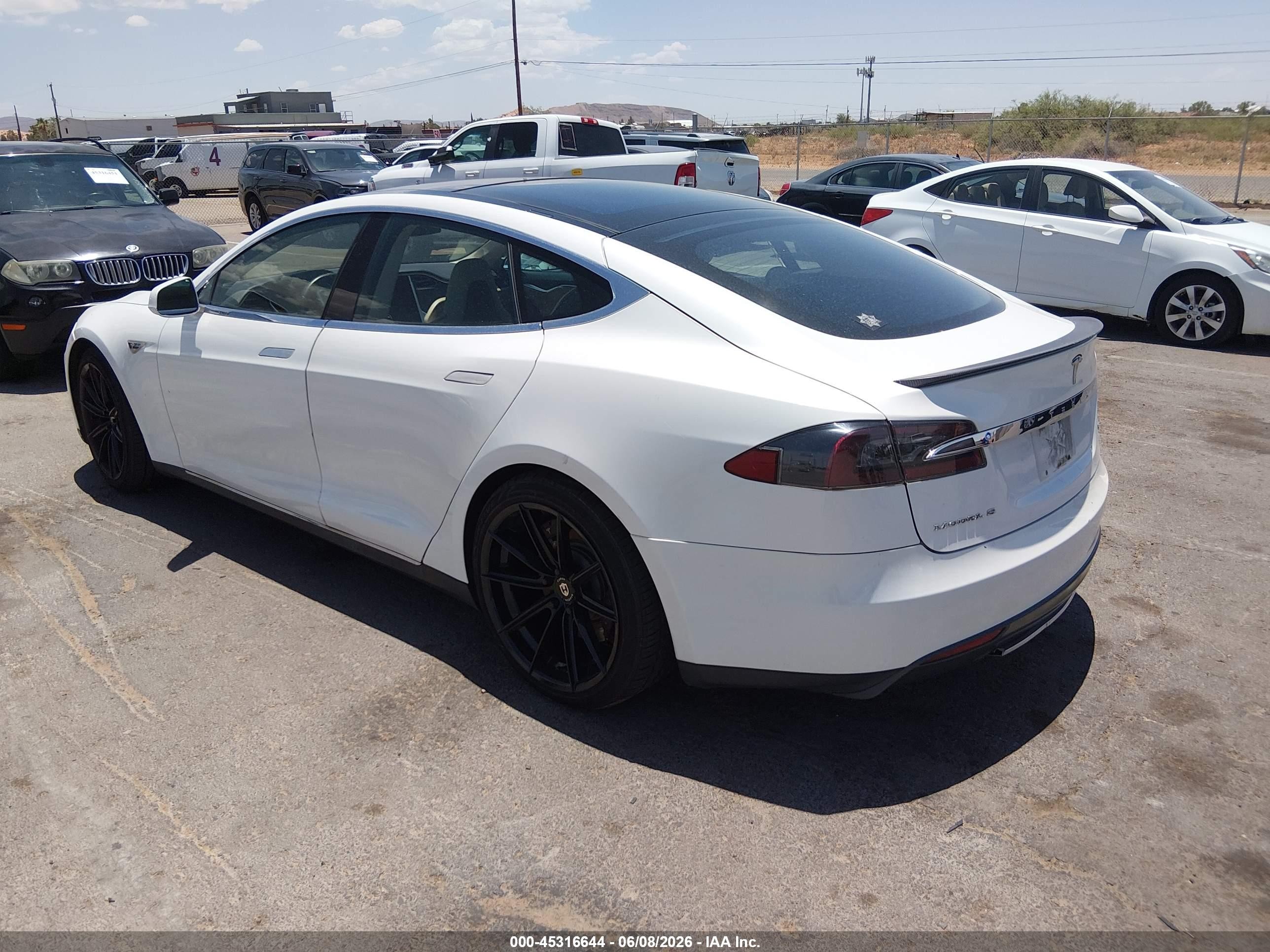 2012 Tesla Model S Performance/signature Performance White vin: 5YJSA1DP7CFP01420