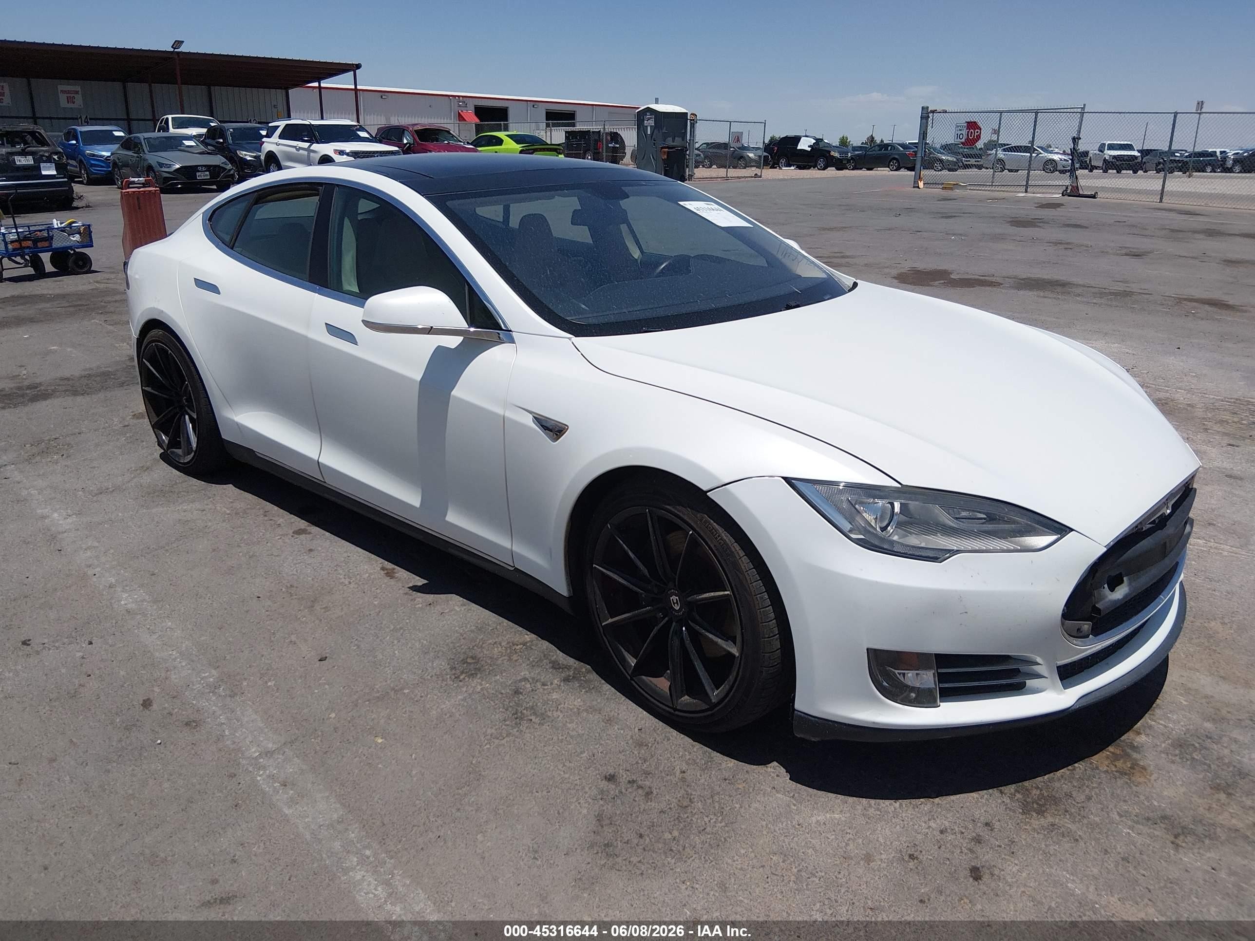 2012 Tesla Model S Performance/signature Performance White vin: 5YJSA1DP7CFP01420