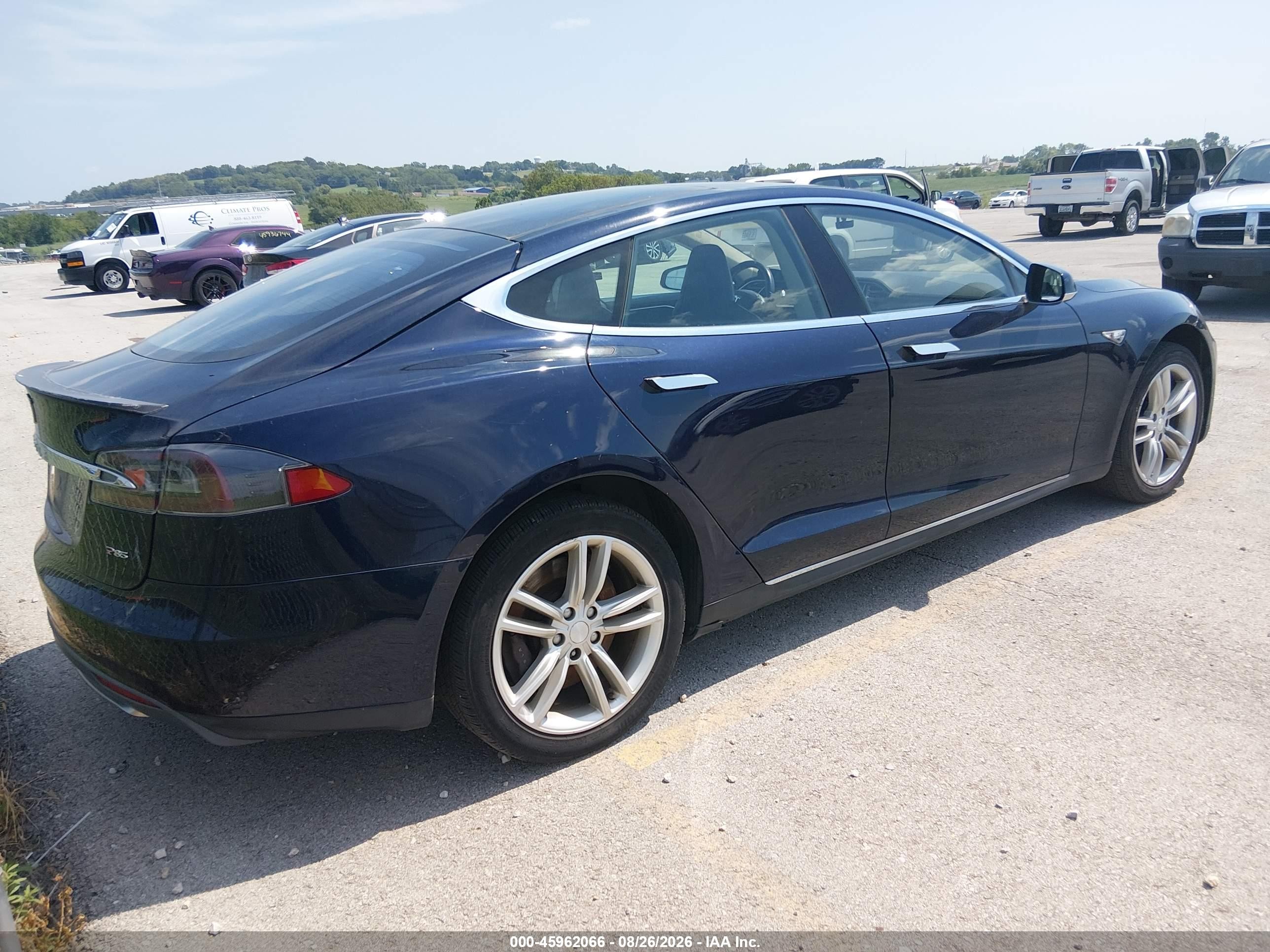 2013 Tesla Model S Performance Black vin: 5YJSA1DP7DFP06943