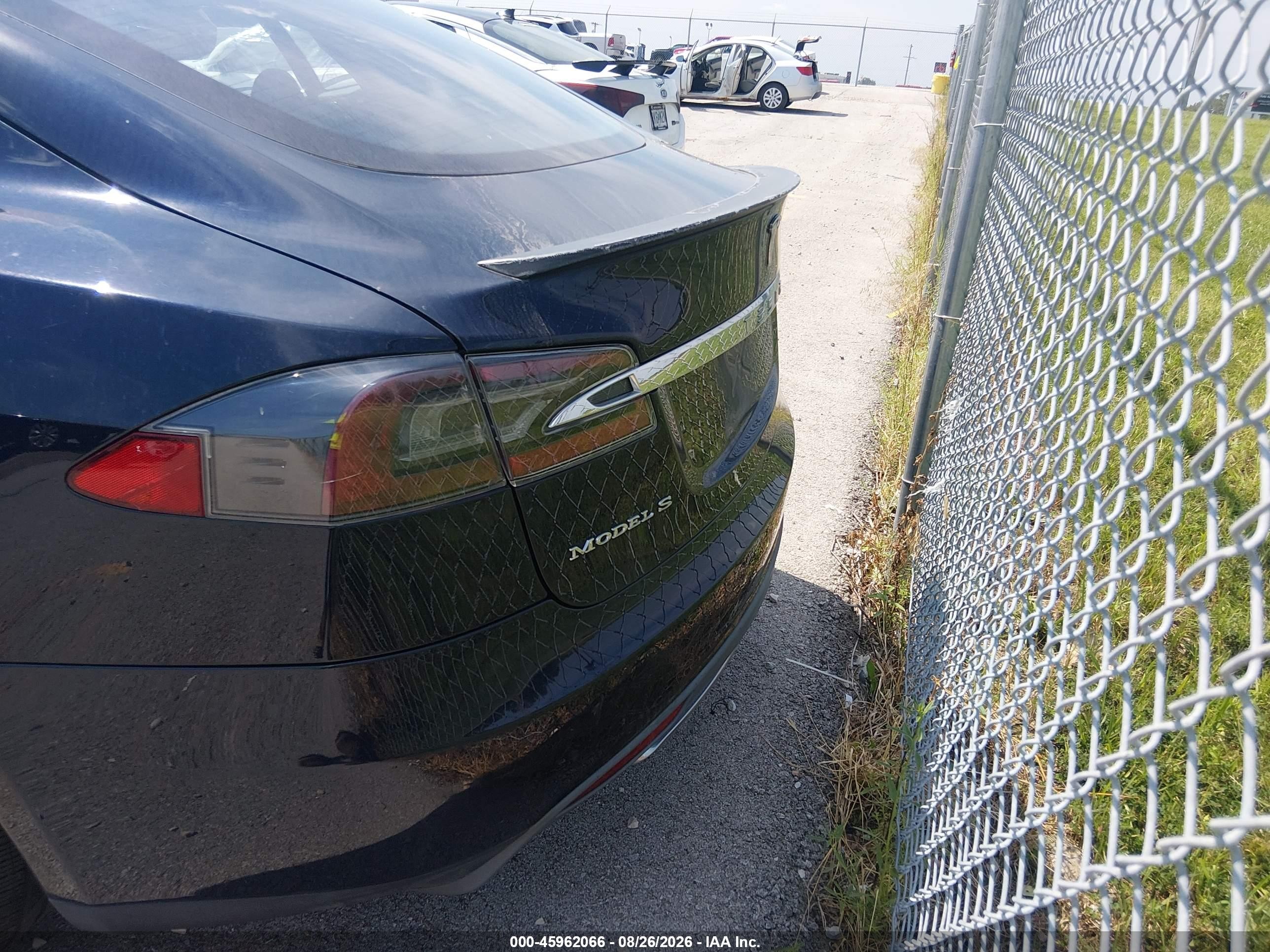2013 Tesla Model S Performance Black vin: 5YJSA1DP7DFP06943