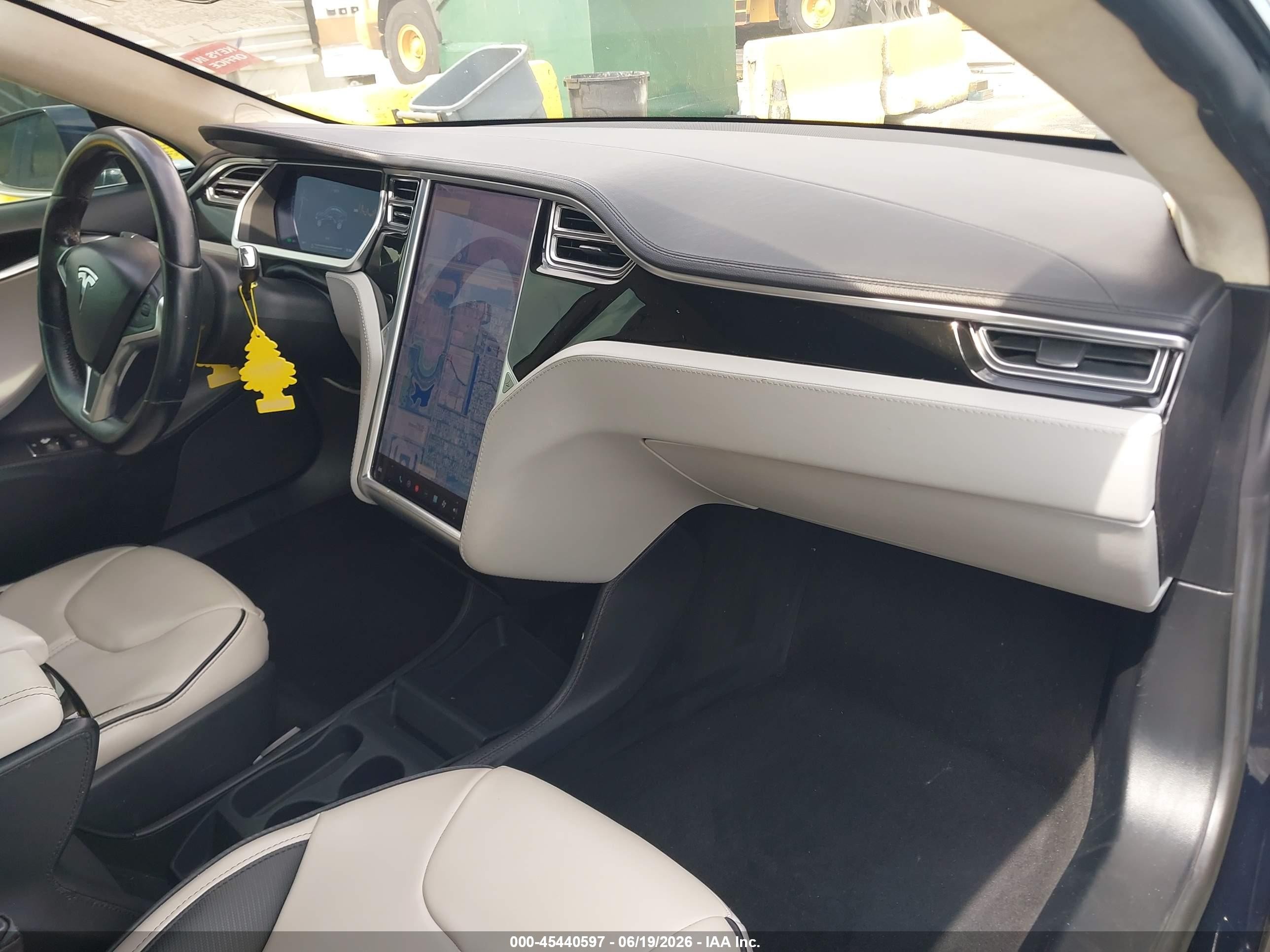 2013 Tesla Model S Performance Blue vin: 5YJSA1DP9DFP10833