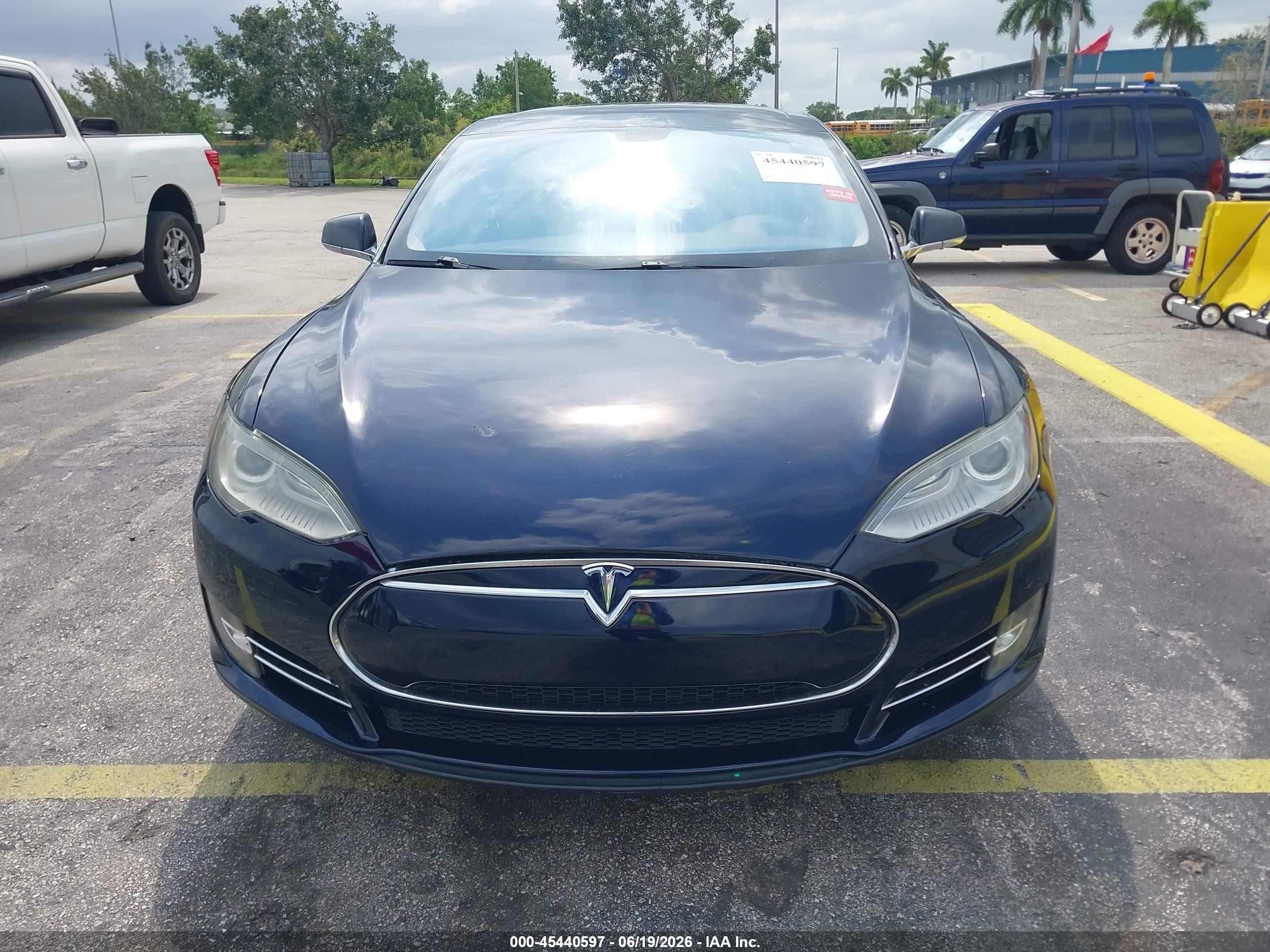 2013 Tesla Model S Performance Blue vin: 5YJSA1DP9DFP10833