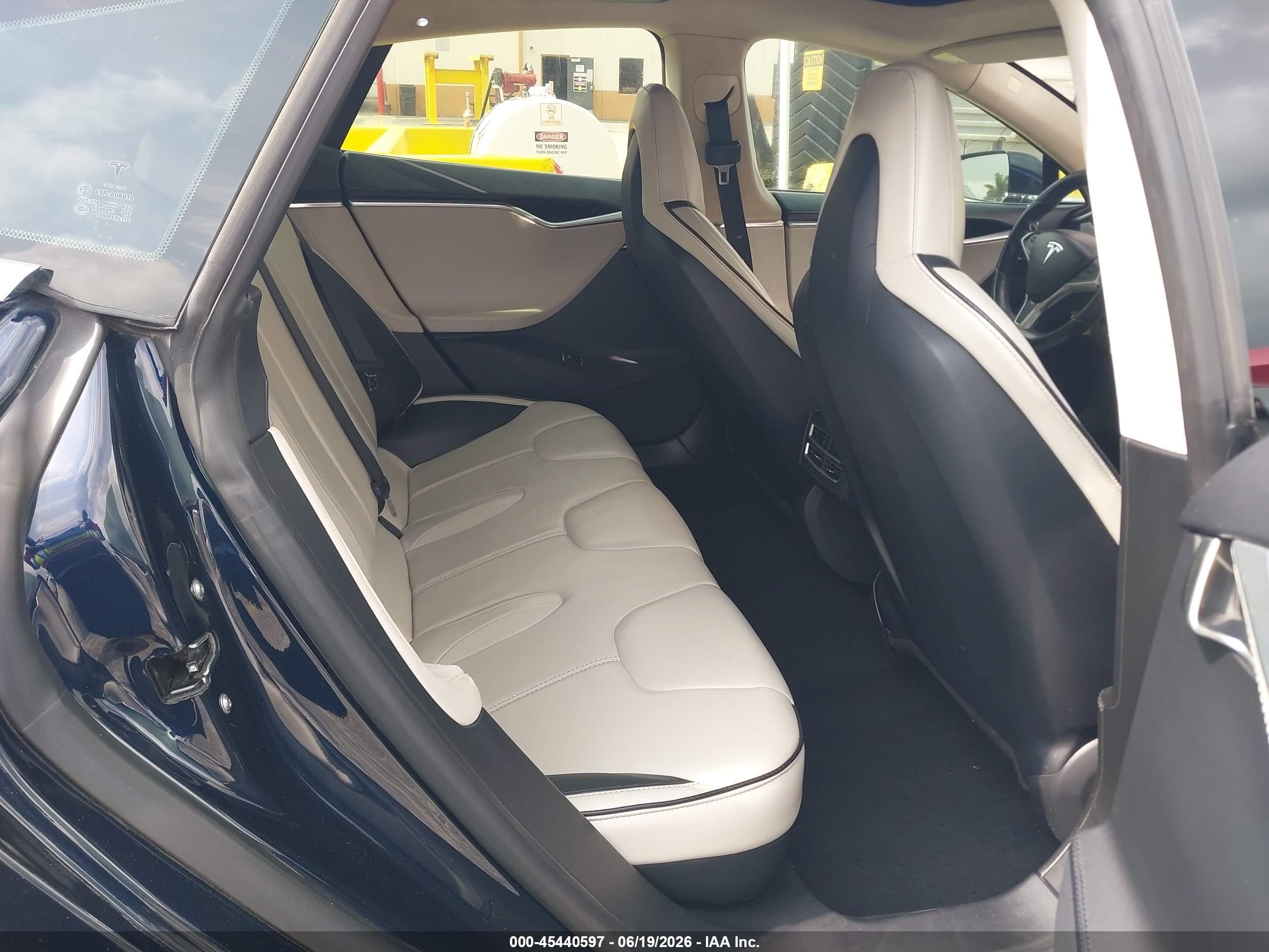 2013 Tesla Model S Performance Blue vin: 5YJSA1DP9DFP10833