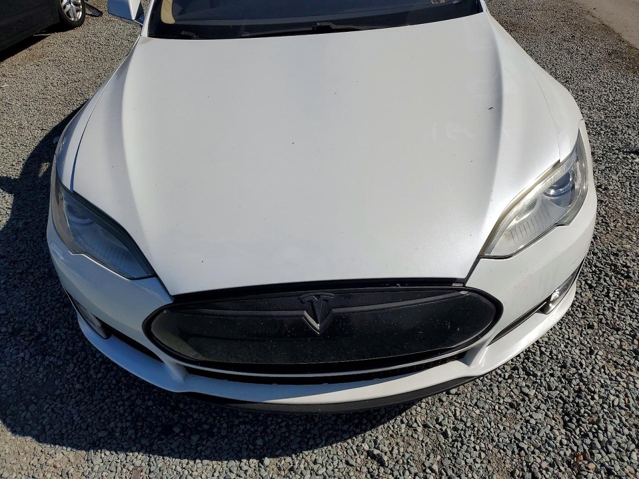 2013 Tesla Model S White vin: 5YJSA1DP9DFP13098