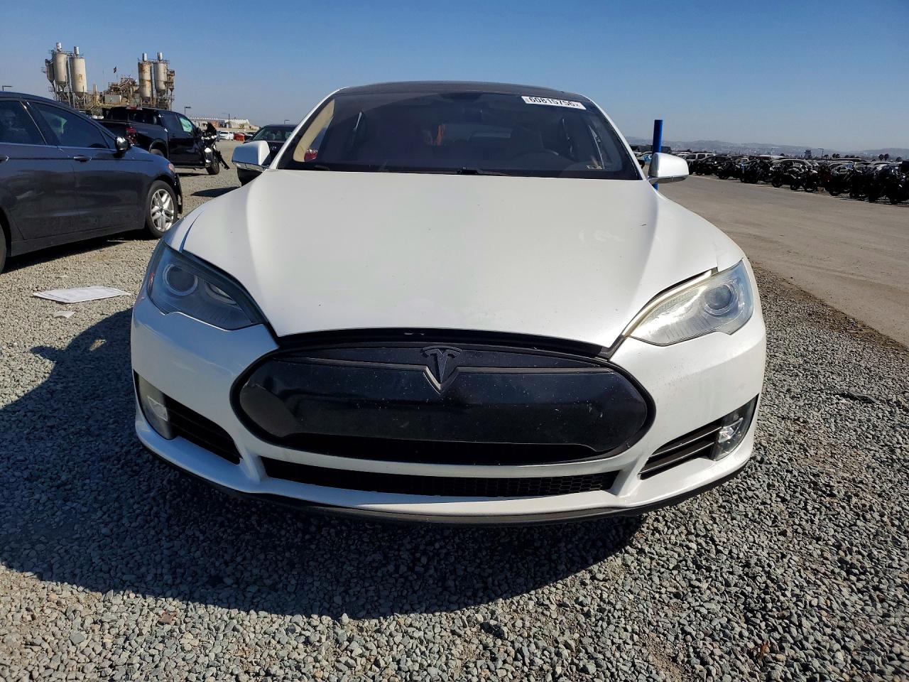 2013 Tesla Model S White vin: 5YJSA1DP9DFP13098