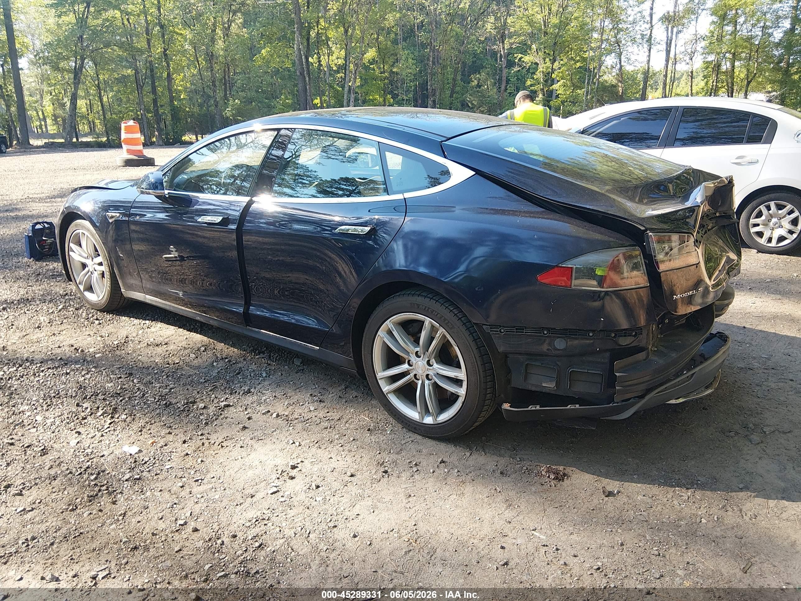 2013 Tesla Model S Performance Dark Blue vin: 5YJSA1DPXDFP15751