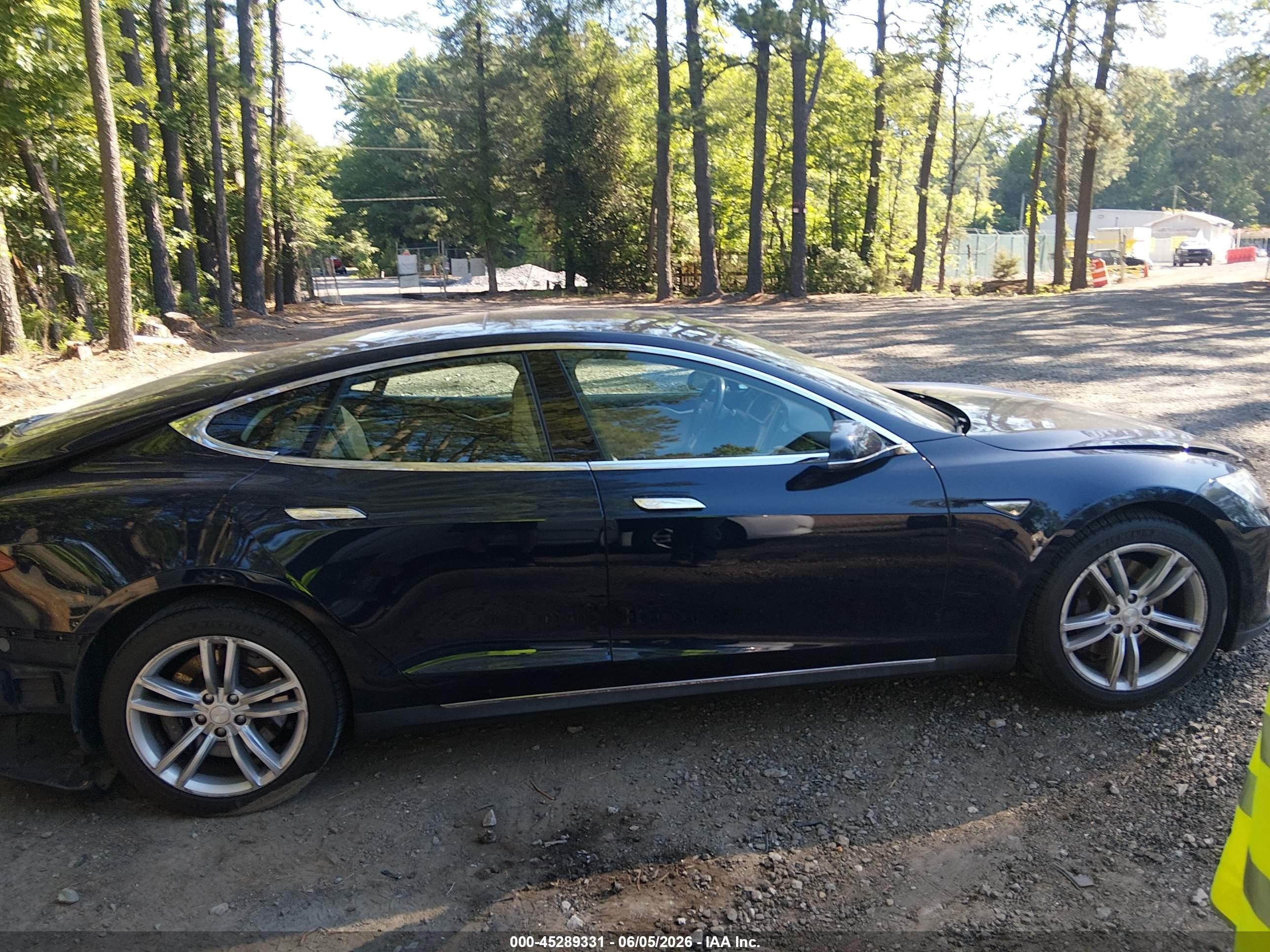 2013 Tesla Model S Performance Dark Blue vin: 5YJSA1DPXDFP15751