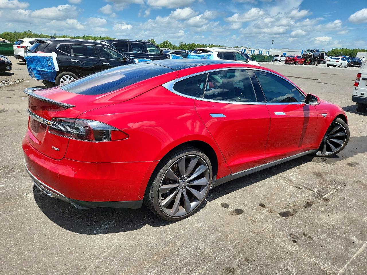 2013 Tesla Model S Red vin: 5YJSA1DPXDFP26149