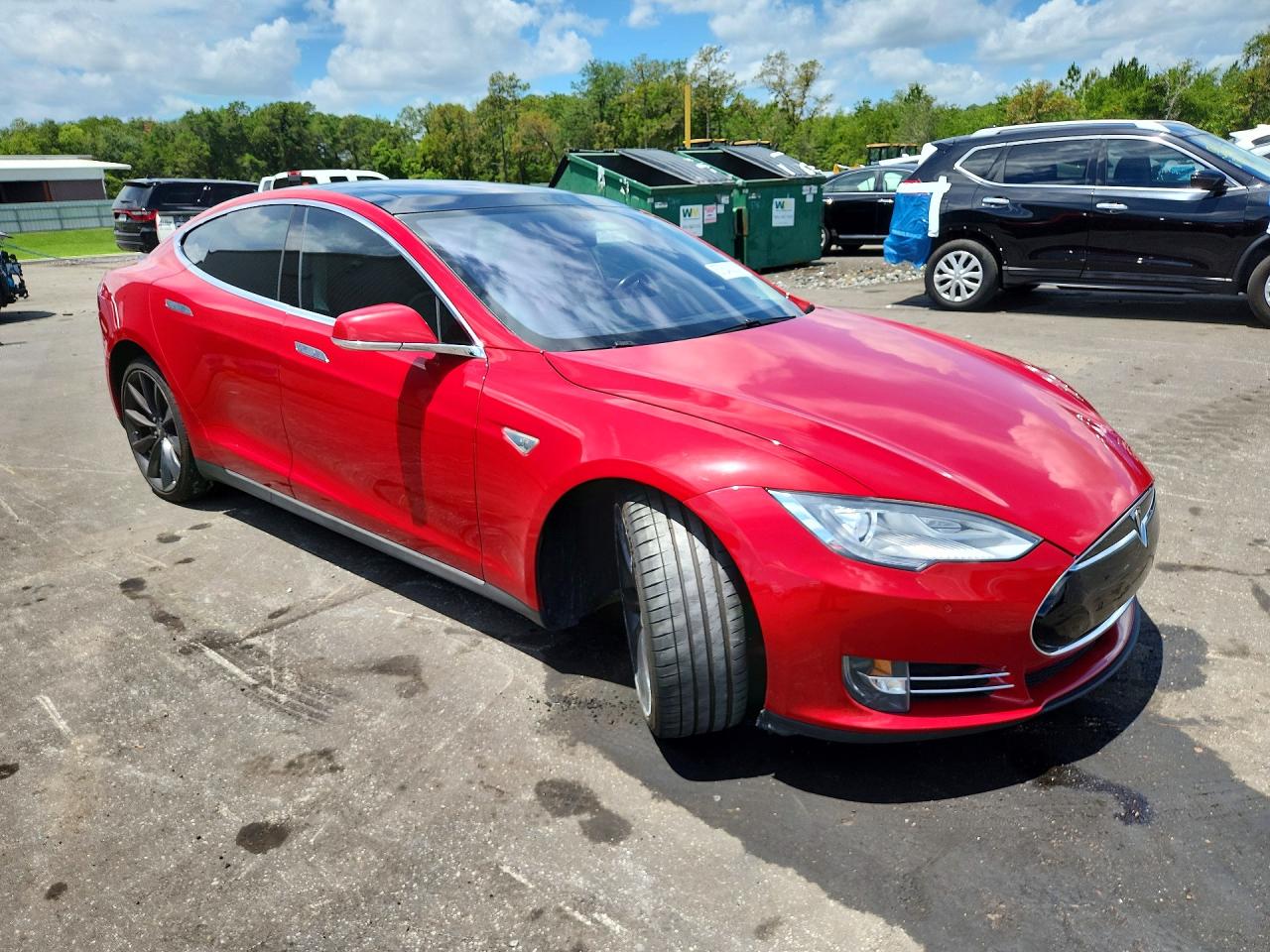 2013 Tesla Model S Red vin: 5YJSA1DPXDFP26149
