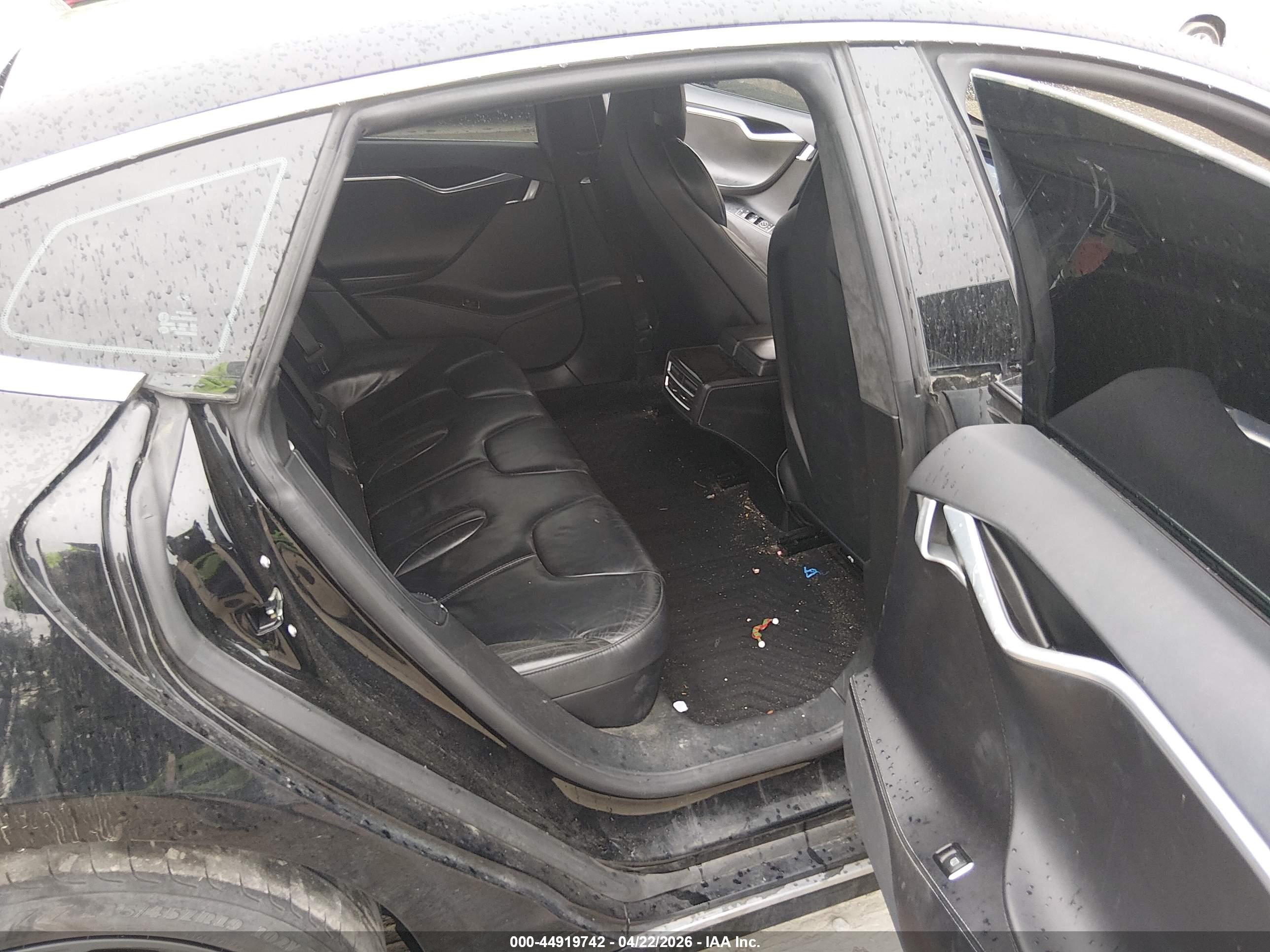 2016 Tesla Model S 60/70/75/85 Черный vin: 5YJSA1E11GF150319