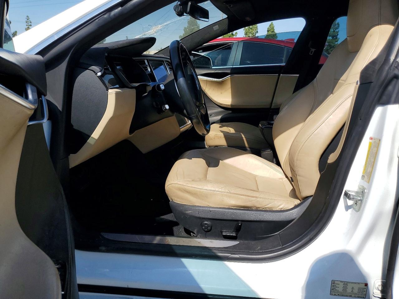 2015 Tesla Model S White vin: 5YJSA1E12FF115562