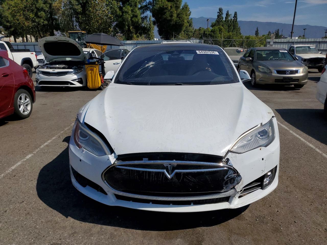 2015 Tesla Model S White vin: 5YJSA1E12FF115562