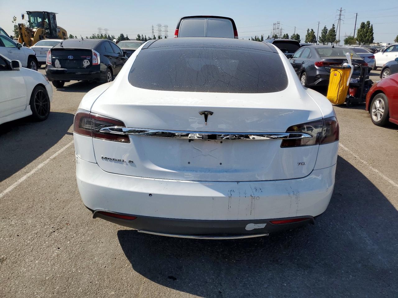 2015 Tesla Model S White vin: 5YJSA1E12FF115562