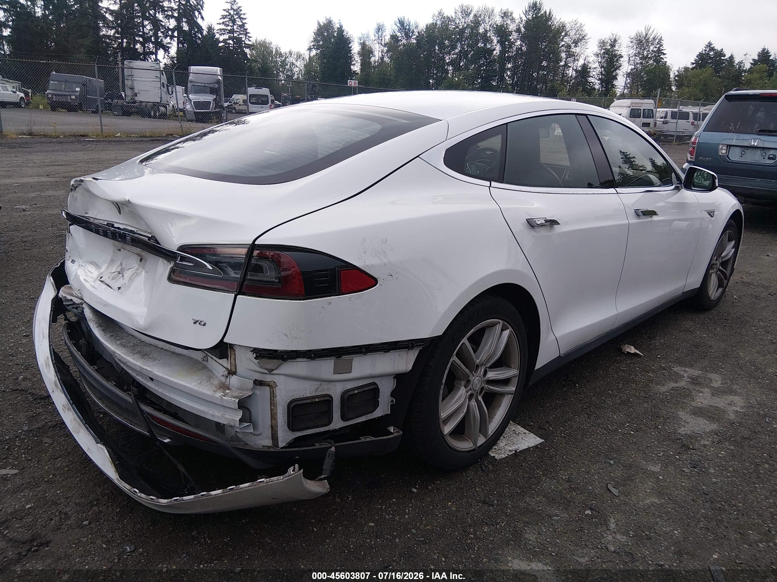 2015 Tesla Model S 60/70/85 White vin: 5YJSA1E12FF118753