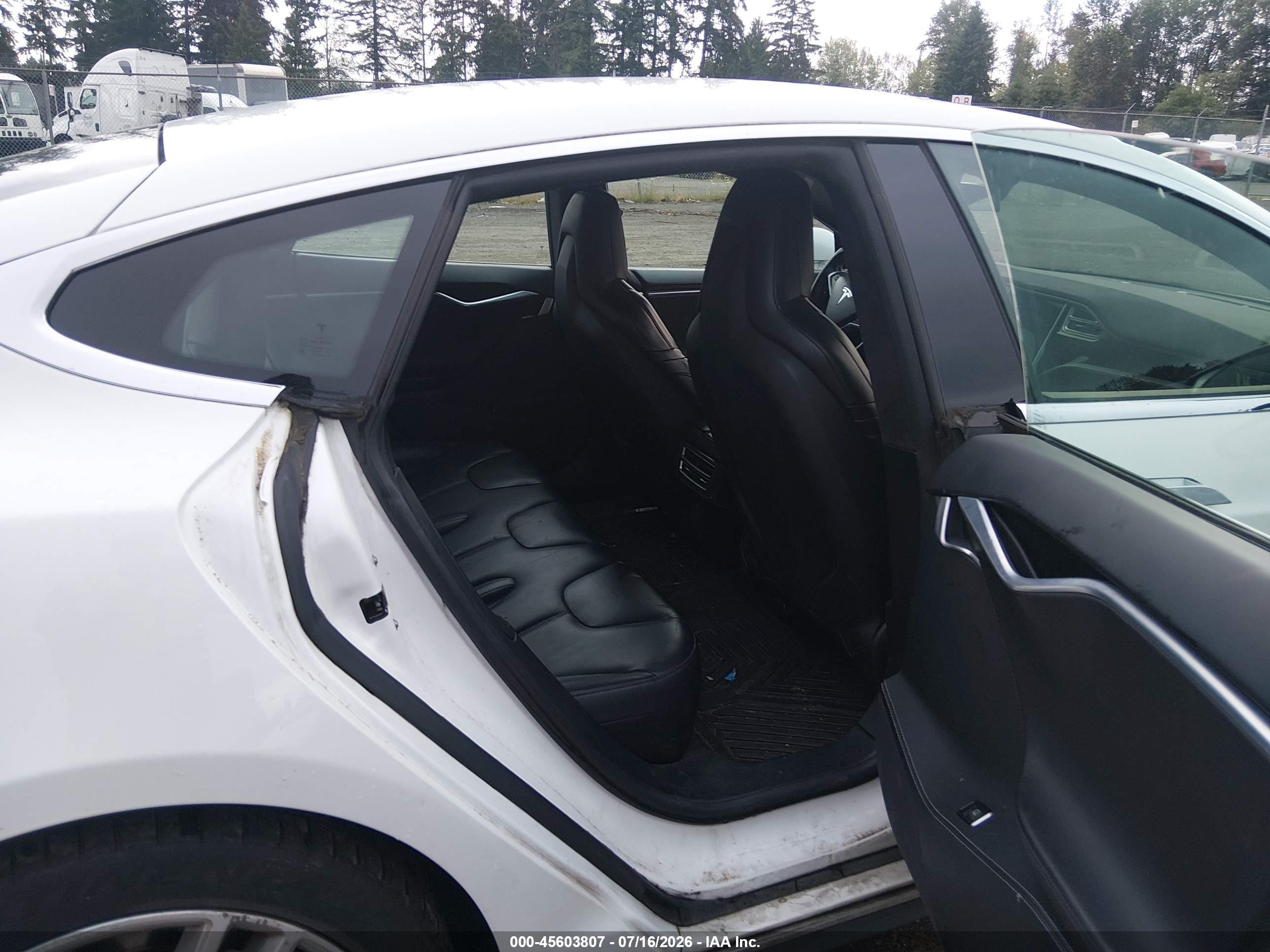 2015 Tesla Model S 60/70/85 White vin: 5YJSA1E12FF118753