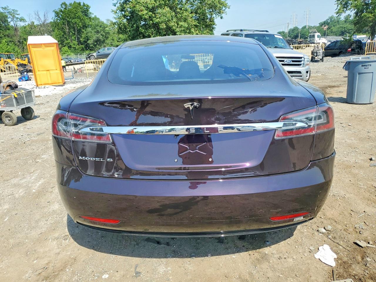 2016 Tesla Model S Фиолетовый vin: 5YJSA1E13GF174122
