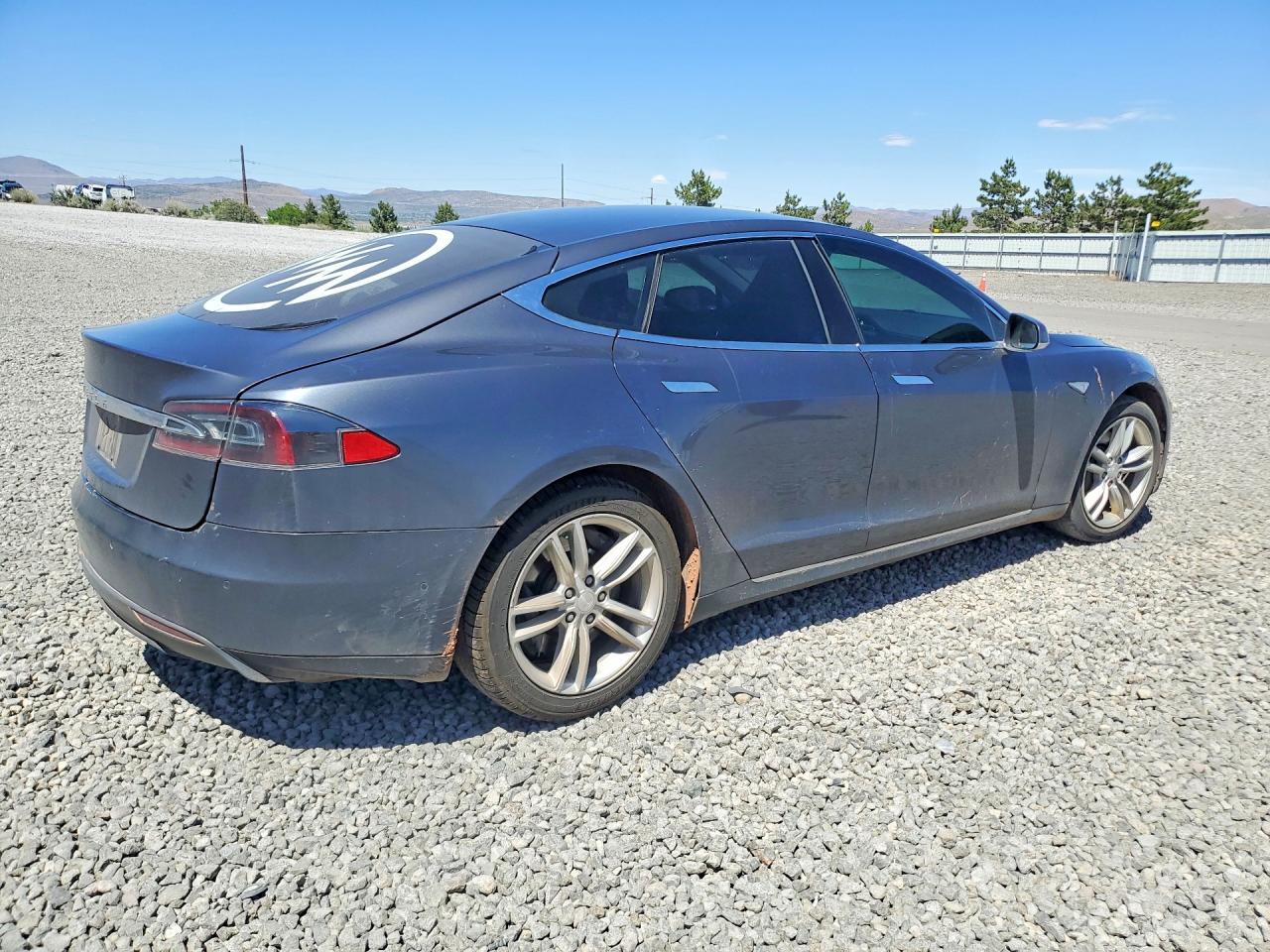 2015 Tesla Model S Charcoal vin: 5YJSA1E14FF112906