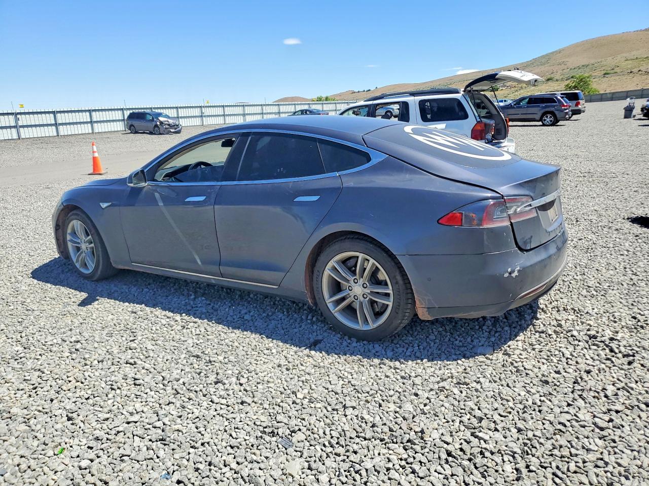 2015 Tesla Model S Charcoal vin: 5YJSA1E14FF112906