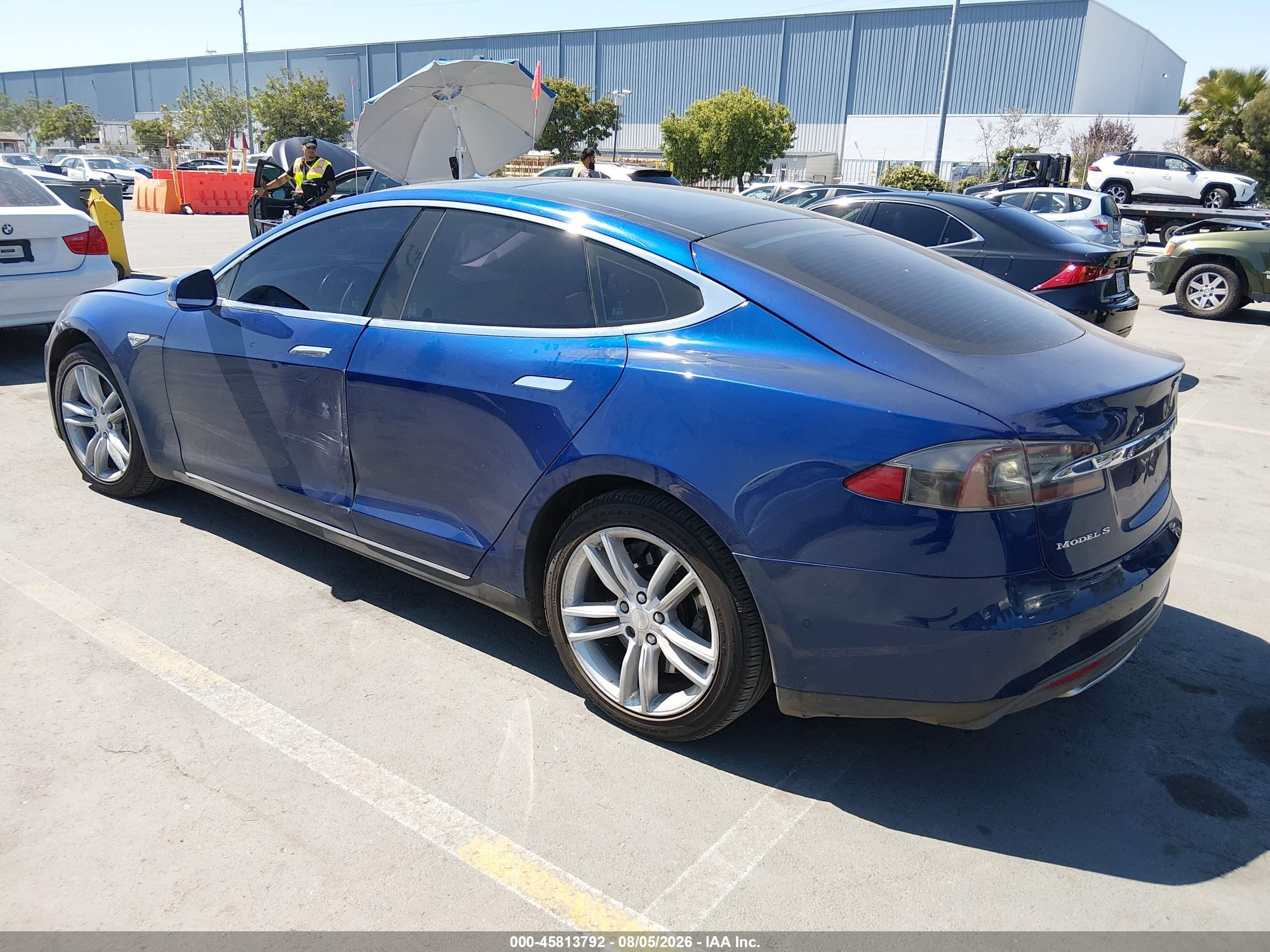 2015 Tesla Model S 60/70/85 Blue vin: 5YJSA1E15FF113885