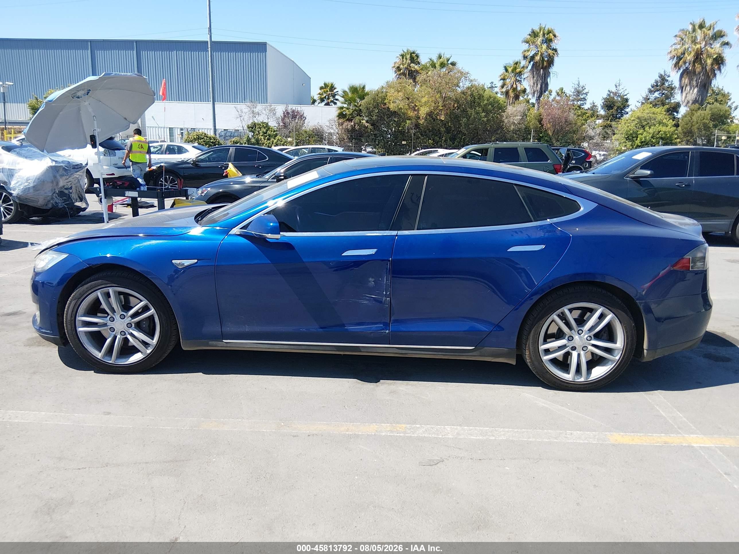 2015 Tesla Model S 60/70/85 Blue vin: 5YJSA1E15FF113885