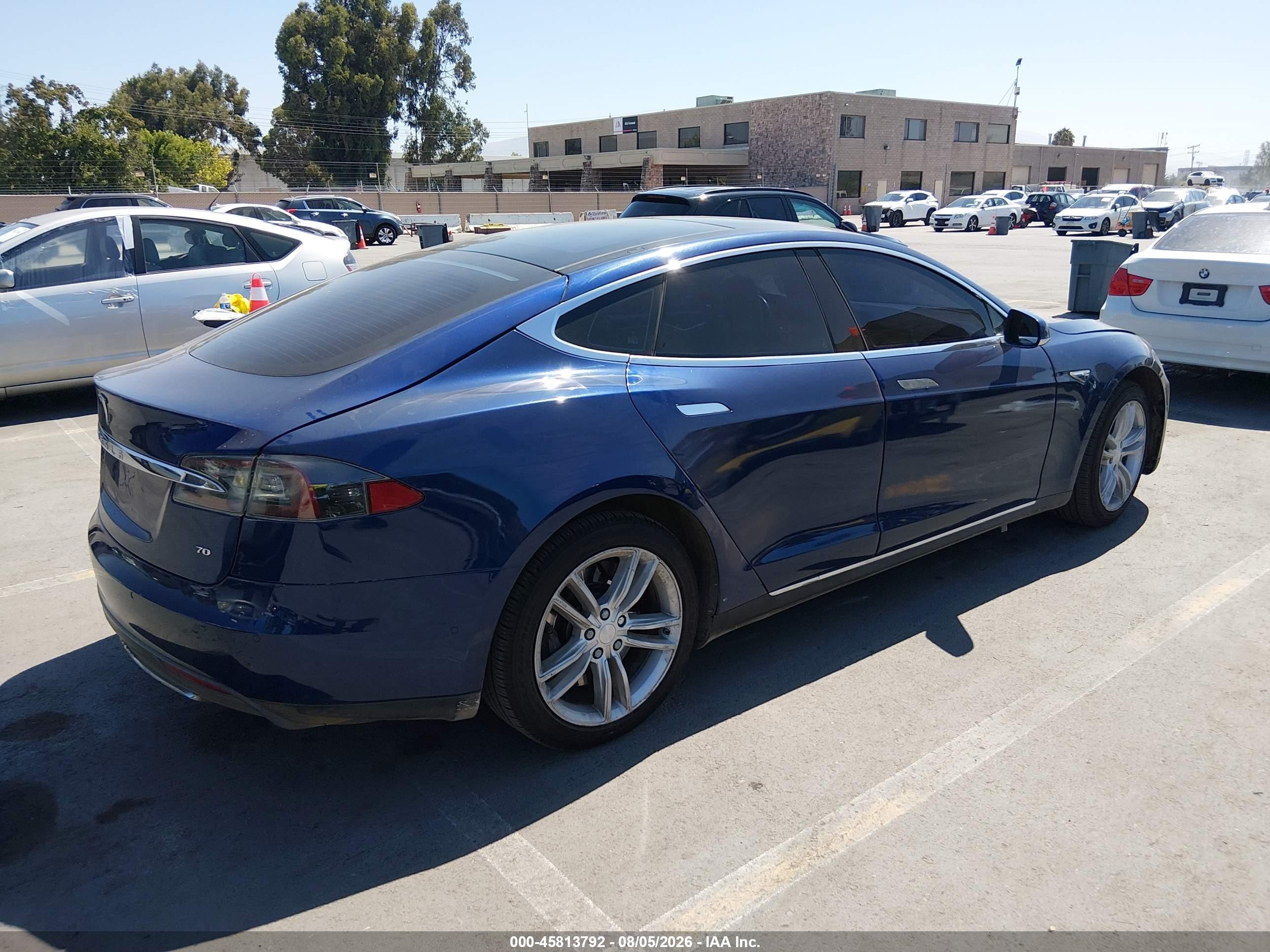 2015 Tesla Model S 60/70/85 Blue vin: 5YJSA1E15FF113885