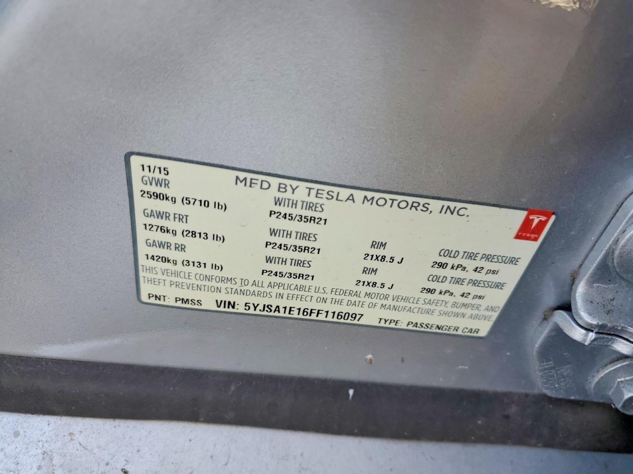 2015 Tesla Model S Серебряный vin: 5YJSA1E16FF116097