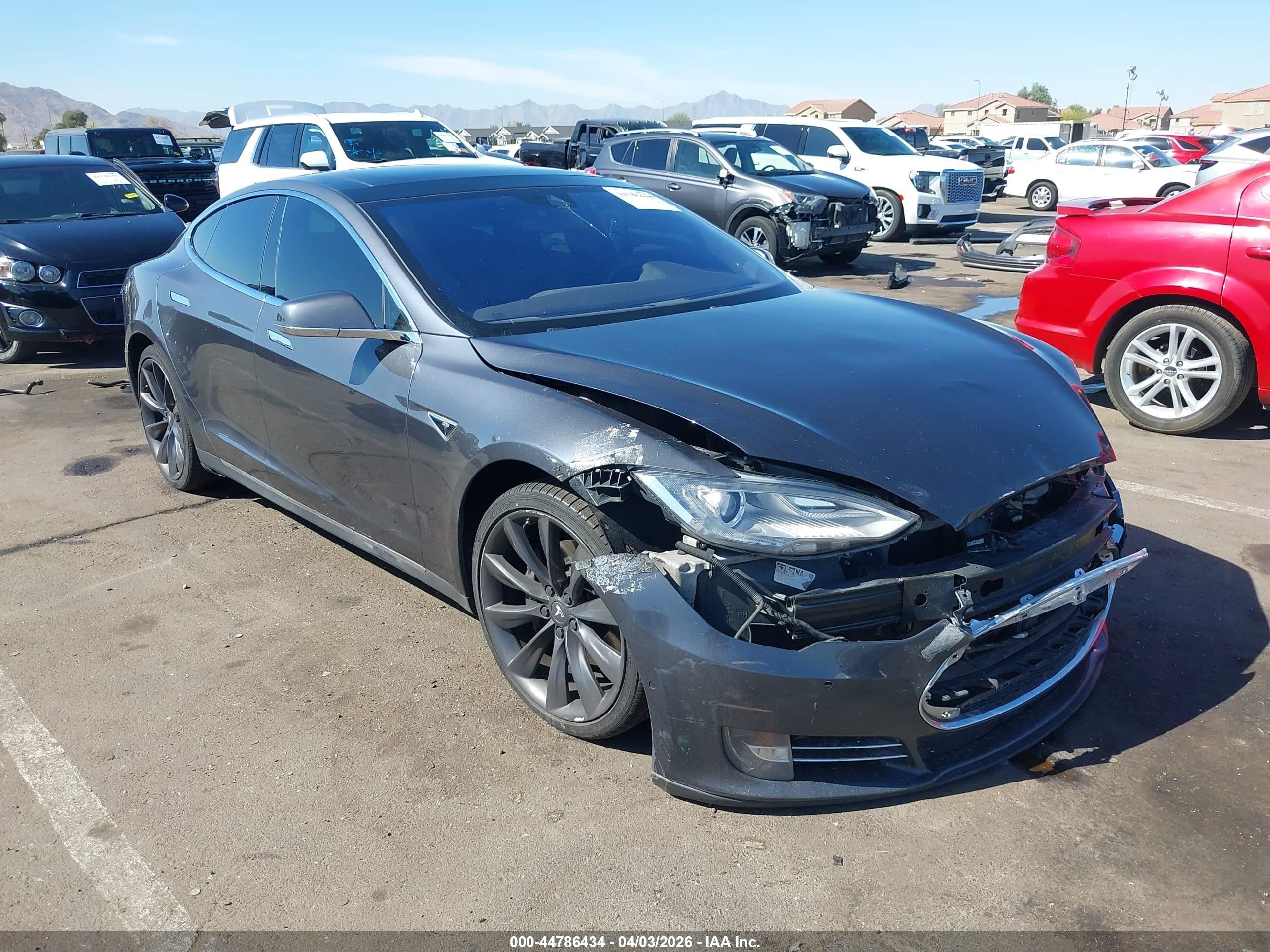 2015 Tesla Model S 60/70/85 Gray vin: 5YJSA1E18FF118613