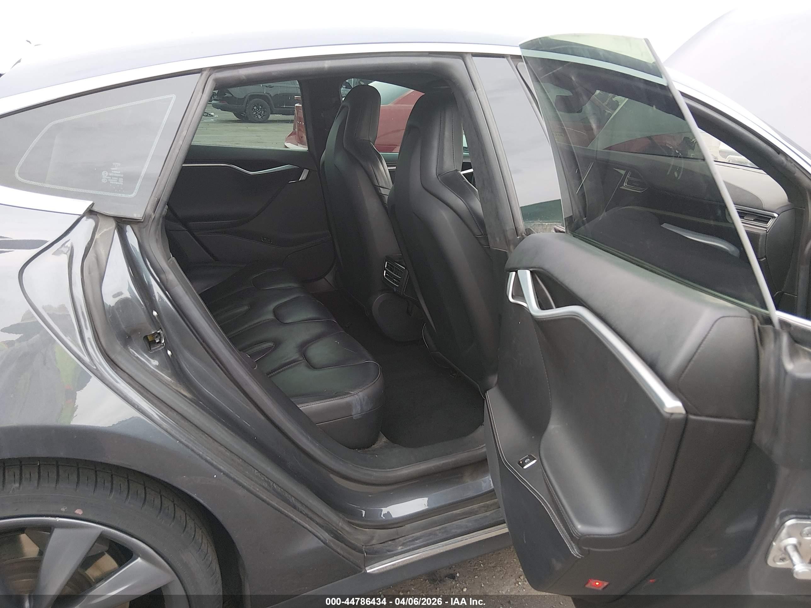 2015 Tesla Model S 60/70/85 Gray vin: 5YJSA1E18FF118613