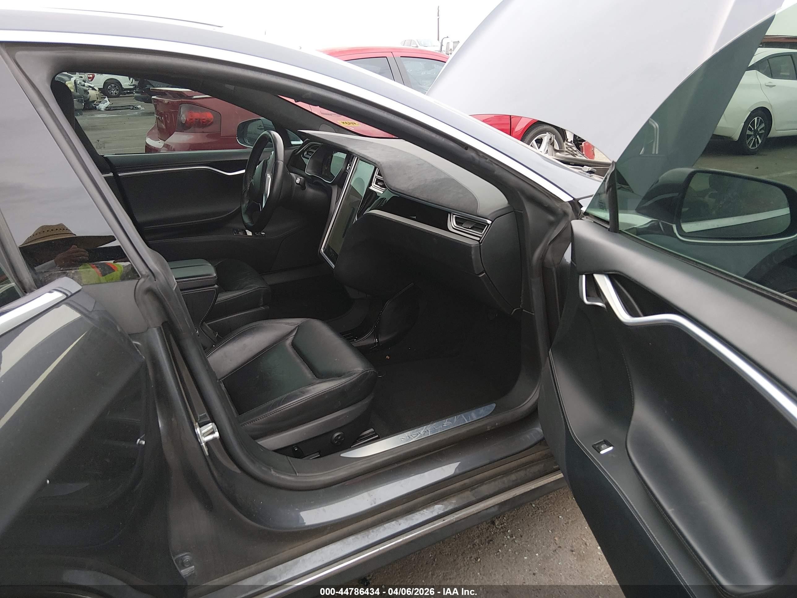2015 Tesla Model S 60/70/85 Gray vin: 5YJSA1E18FF118613