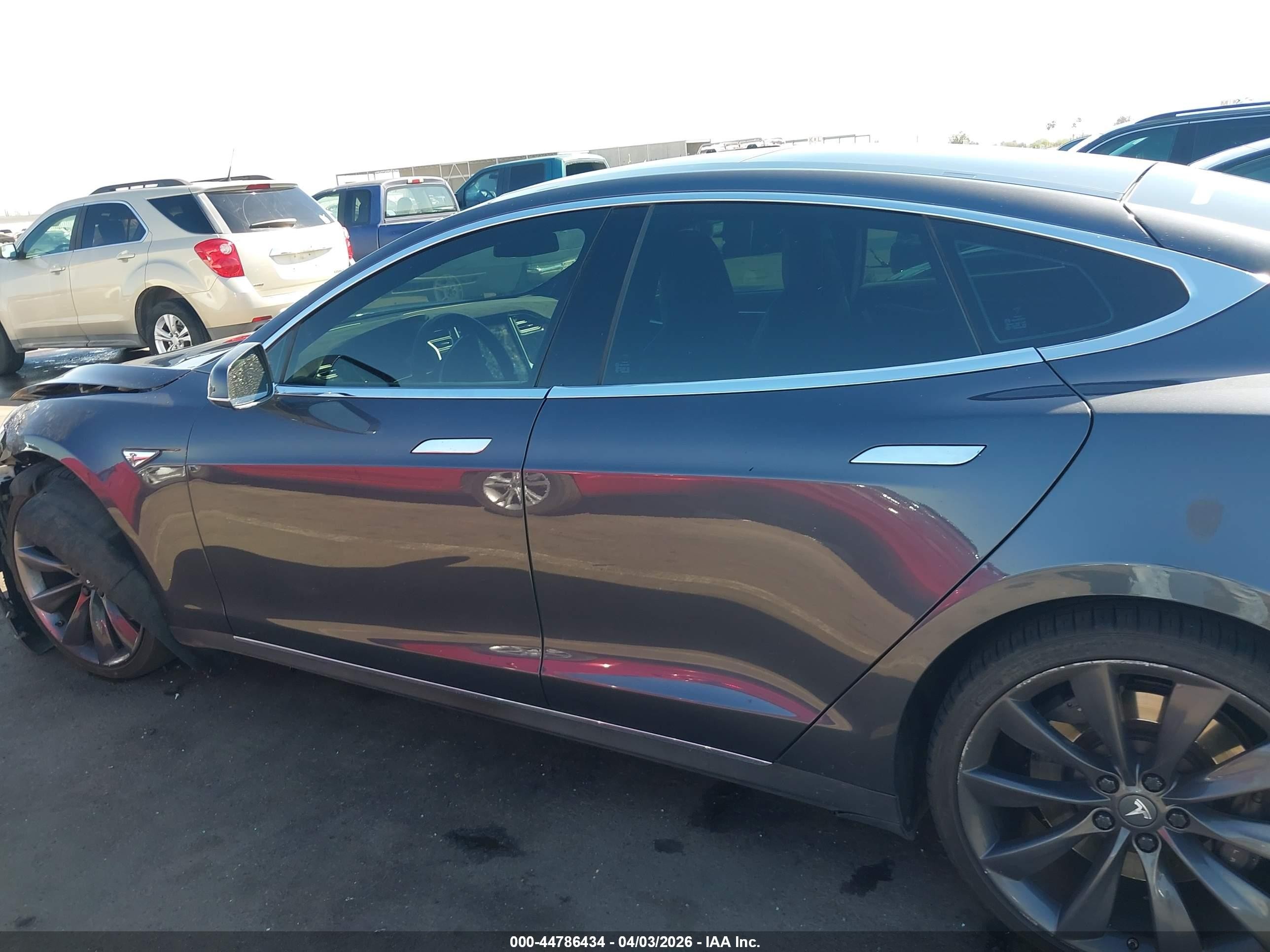 2015 Tesla Model S 60/70/85 Gray vin: 5YJSA1E18FF118613