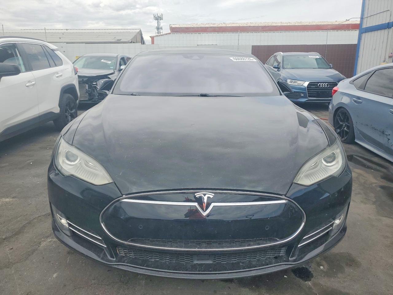 2015 Tesla Model S Черный vin: 5YJSA1E19FF116174