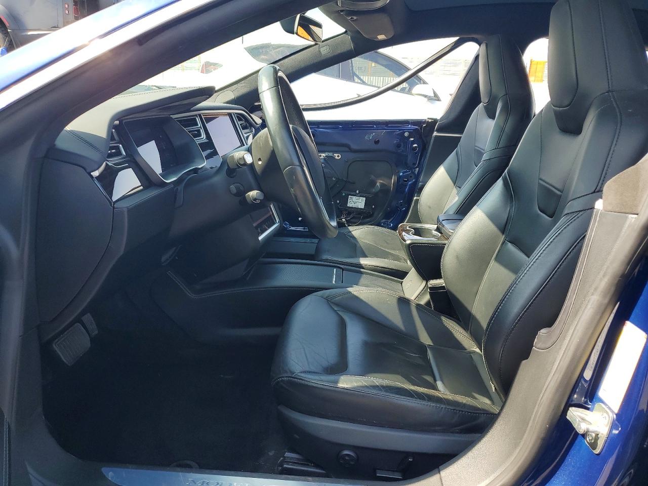 2016 Tesla Model S Blue vin: 5YJSA1E19GF175372