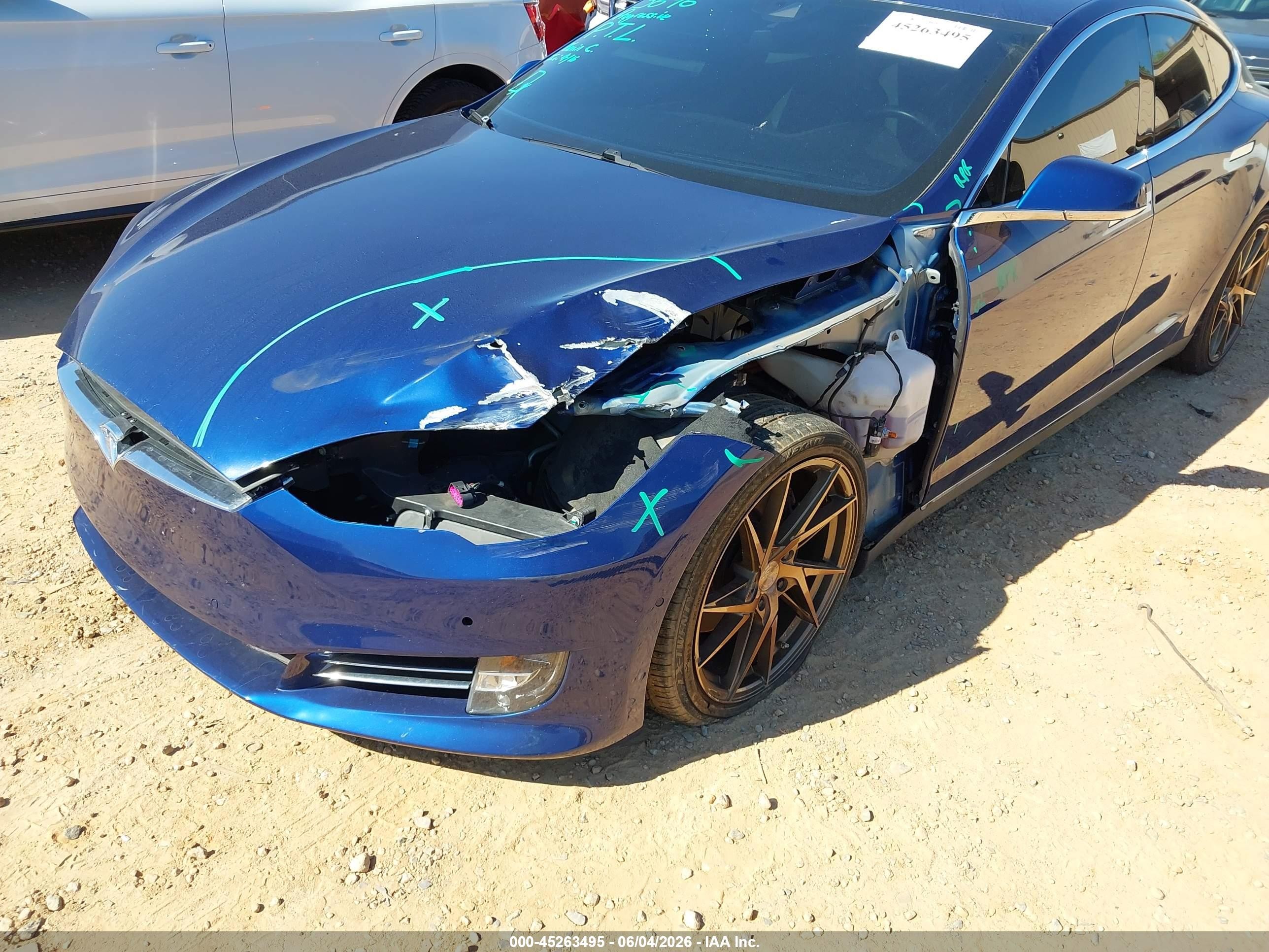 2015 Tesla Model S 70d/85d/p85d Blue vin: 5YJSA1E21FF103704