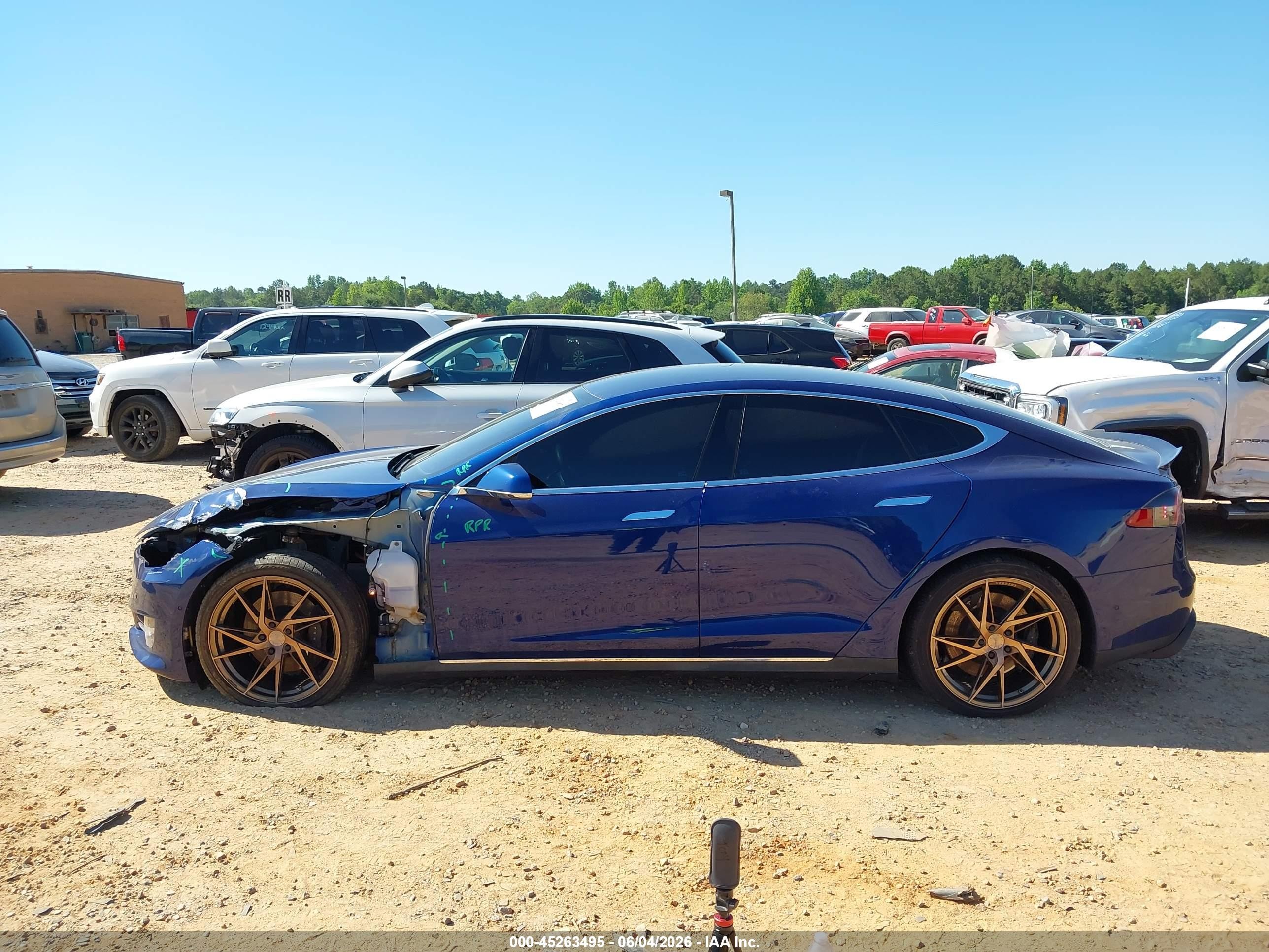 2015 Tesla Model S 70d/85d/p85d Blue vin: 5YJSA1E21FF103704