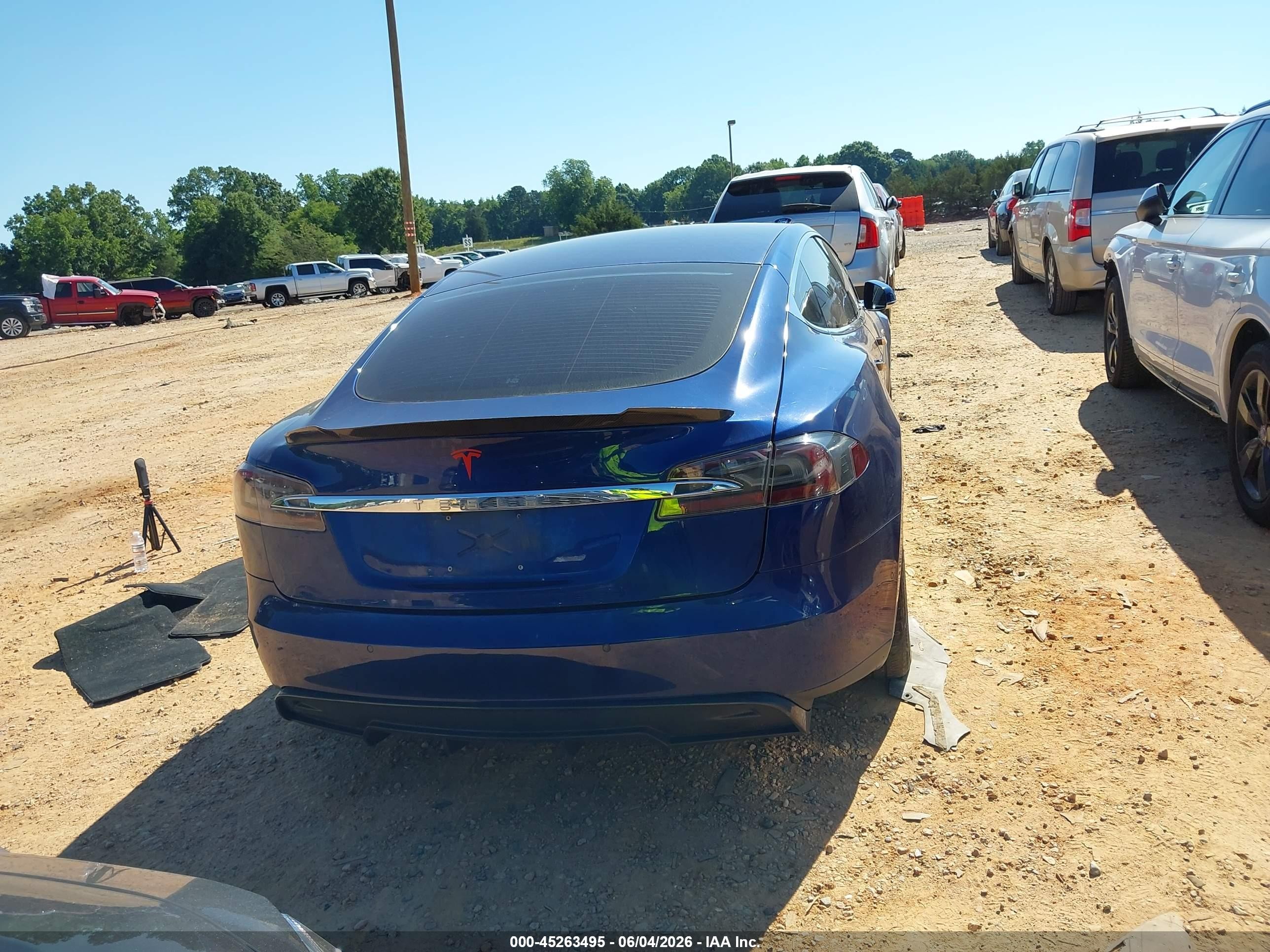 2015 Tesla Model S 70d/85d/p85d Blue vin: 5YJSA1E21FF103704