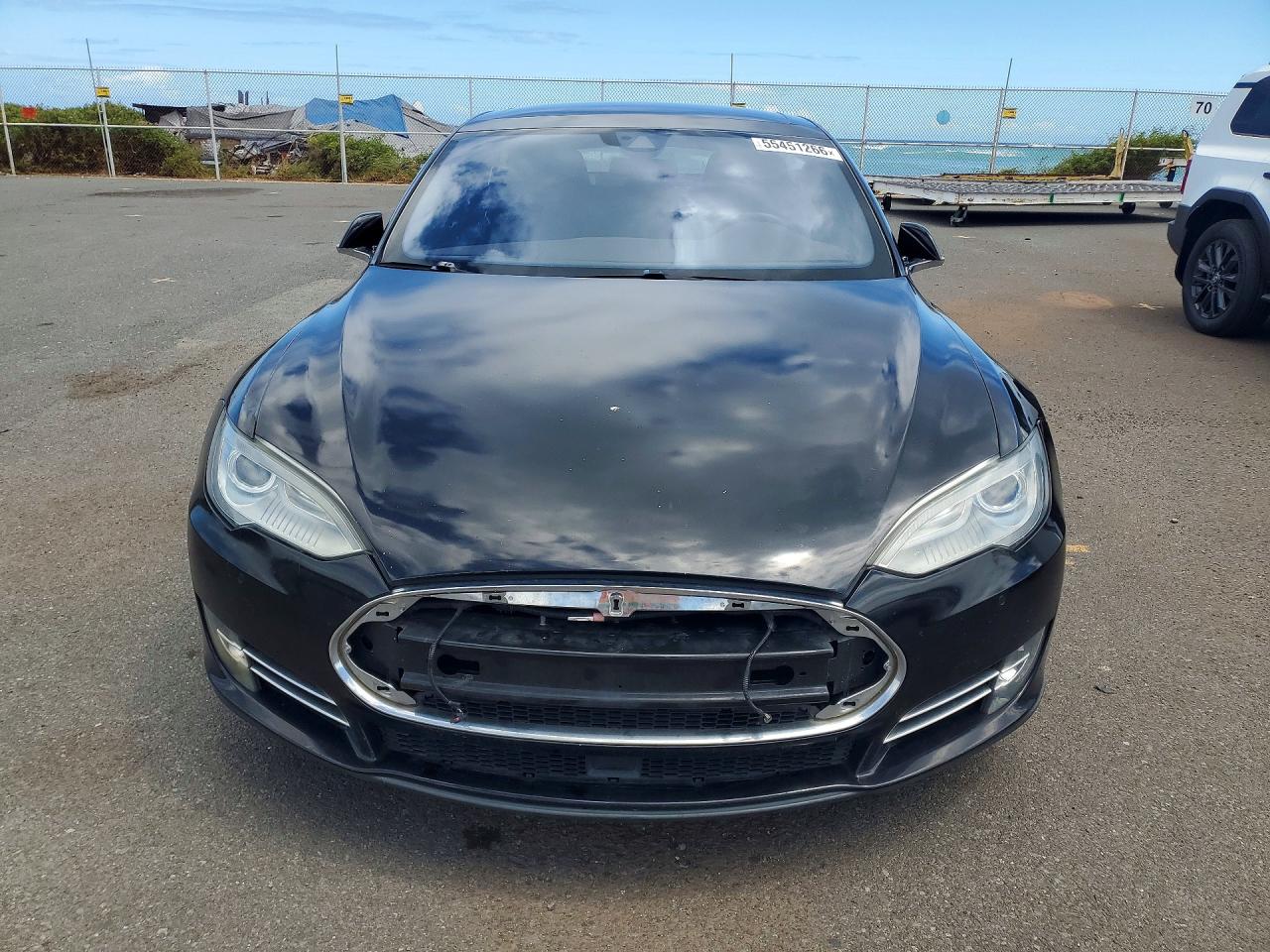 2015 Tesla Model S Черный vin: 5YJSA1E21FF113794