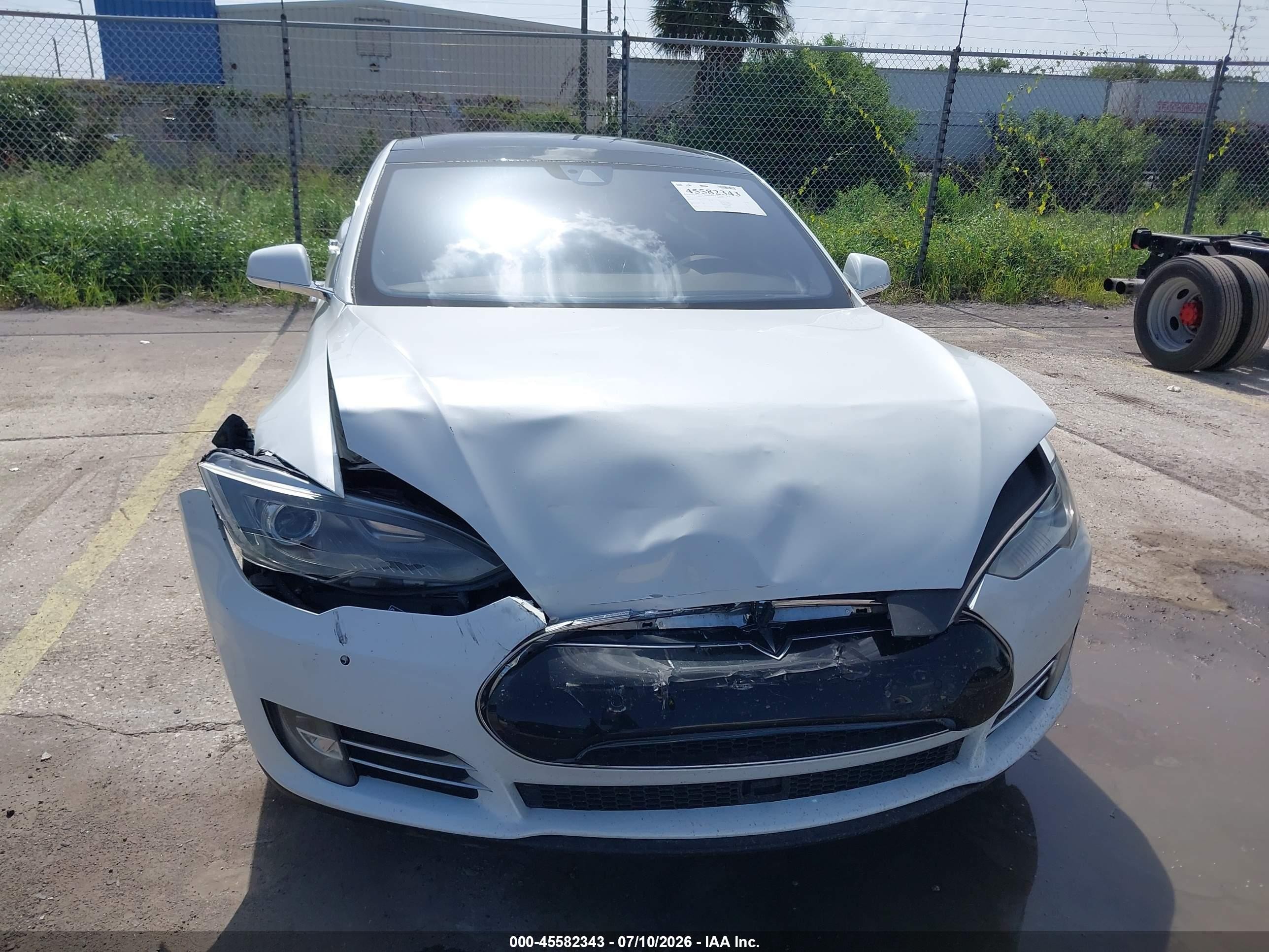 2015 Tesla Model S 70d/85d/p85d White vin: 5YJSA1E24FF109223