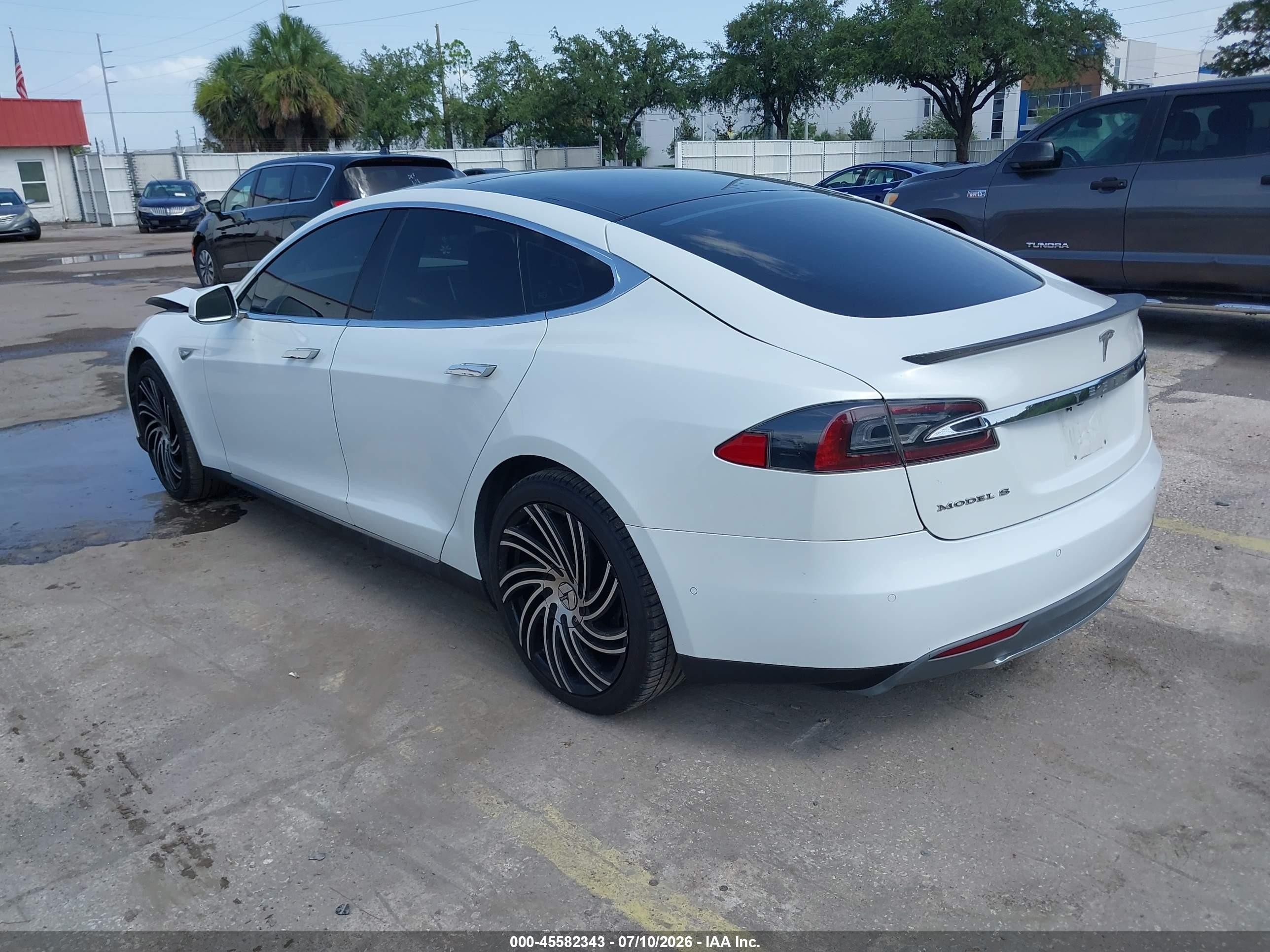 2015 Tesla Model S 70d/85d/p85d White vin: 5YJSA1E24FF109223