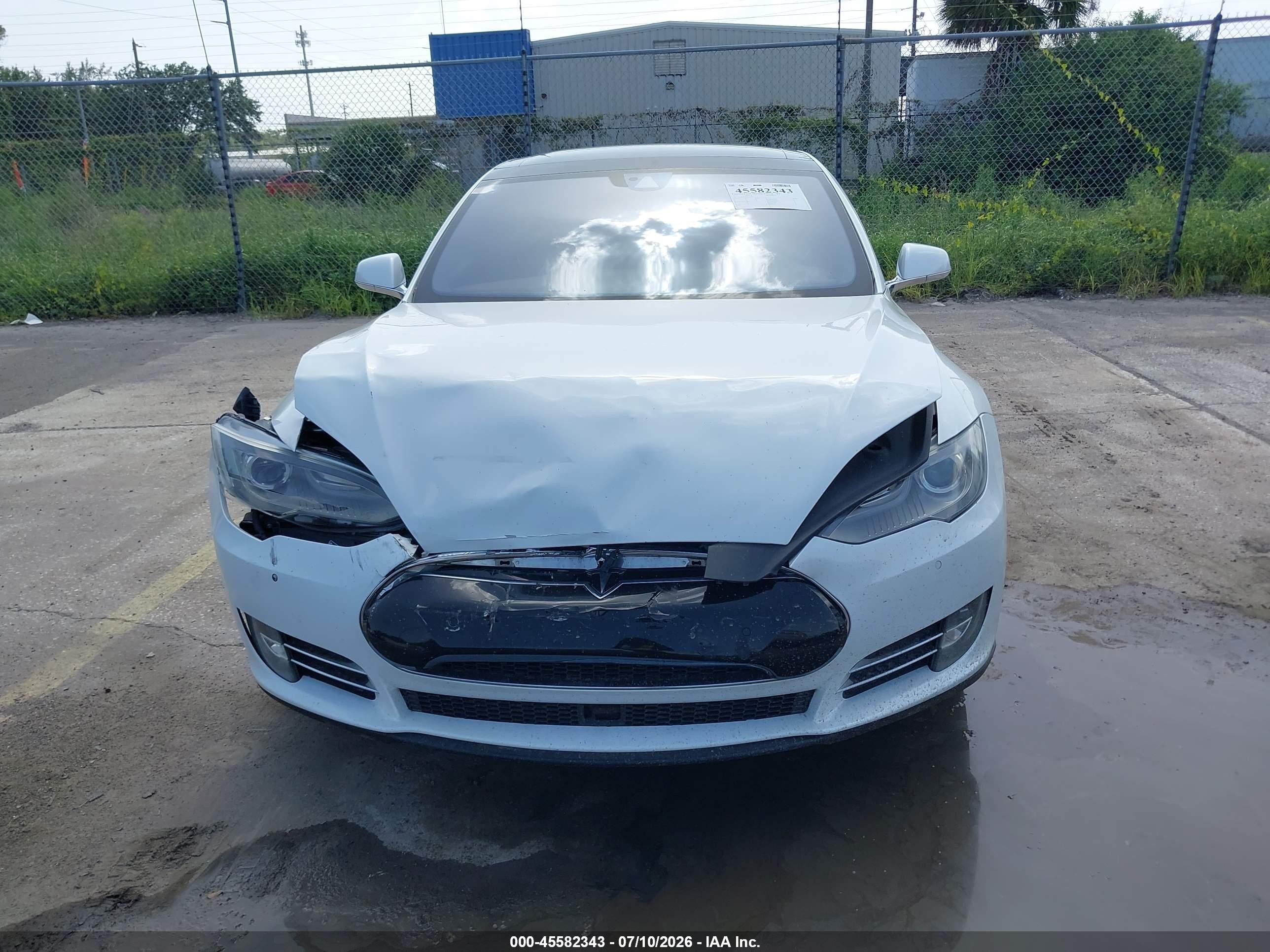 2015 Tesla Model S 70d/85d/p85d White vin: 5YJSA1E24FF109223