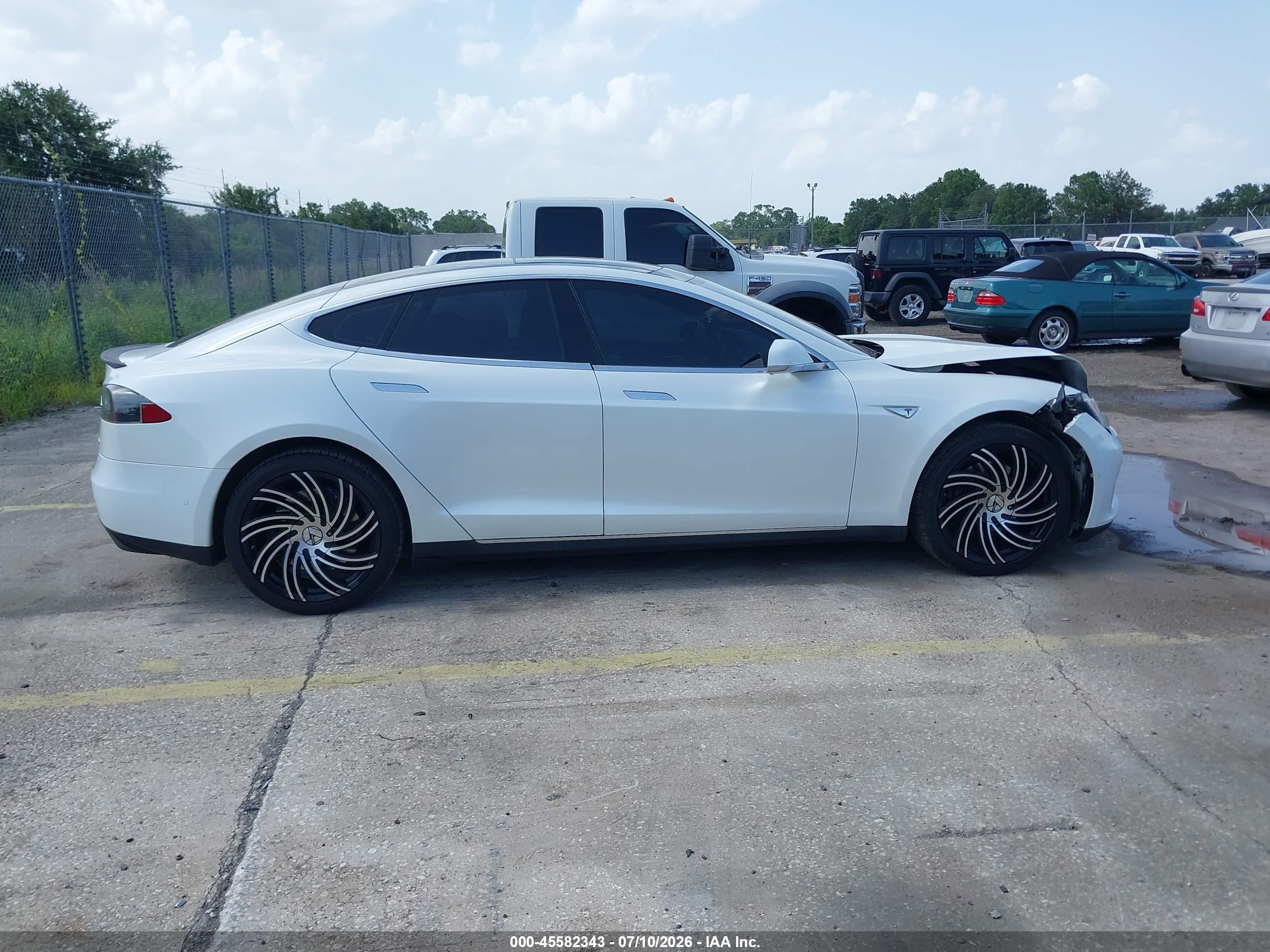 2015 Tesla Model S 70d/85d/p85d White vin: 5YJSA1E24FF109223