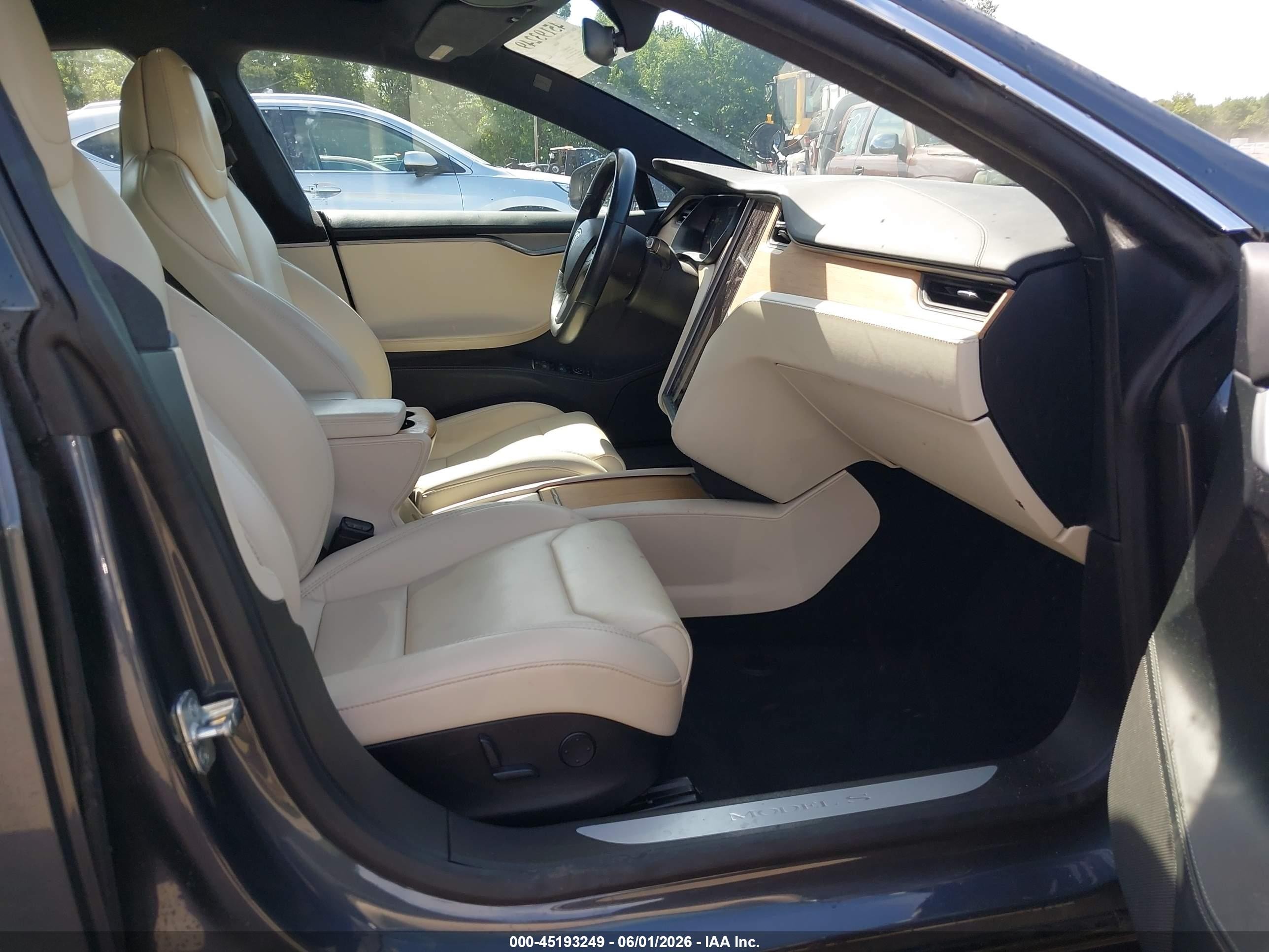 2020 Tesla Model S   Gray vin: 5YJSA1E24LF355068