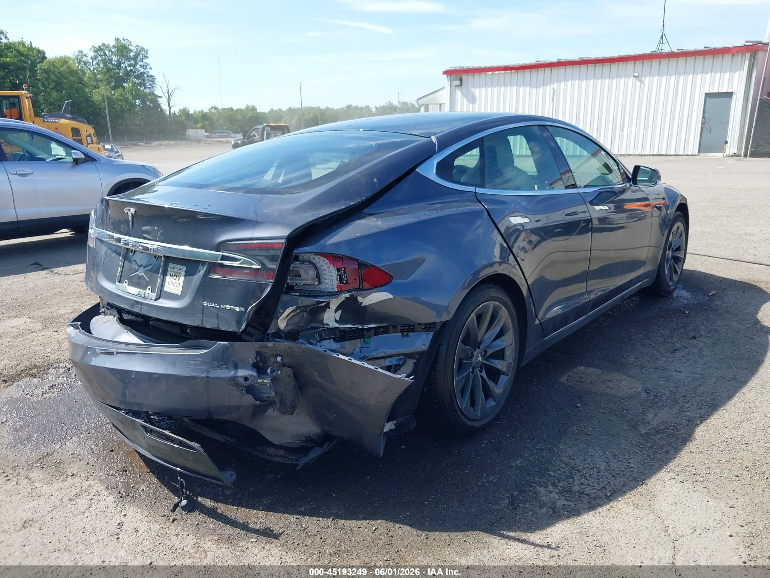 2020 Tesla Model S   Gray vin: 5YJSA1E24LF355068