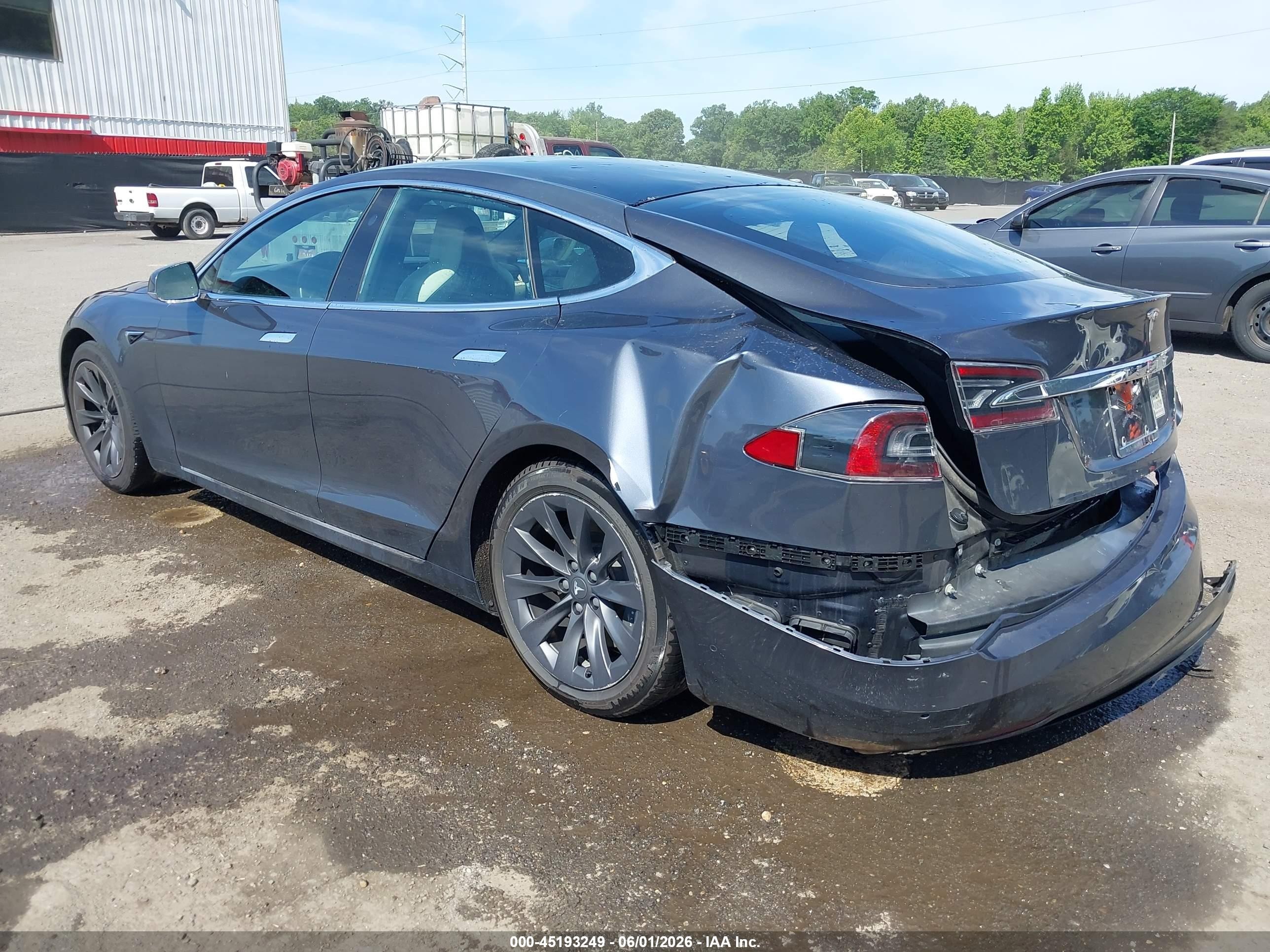 2020 Tesla Model S   Gray vin: 5YJSA1E24LF355068