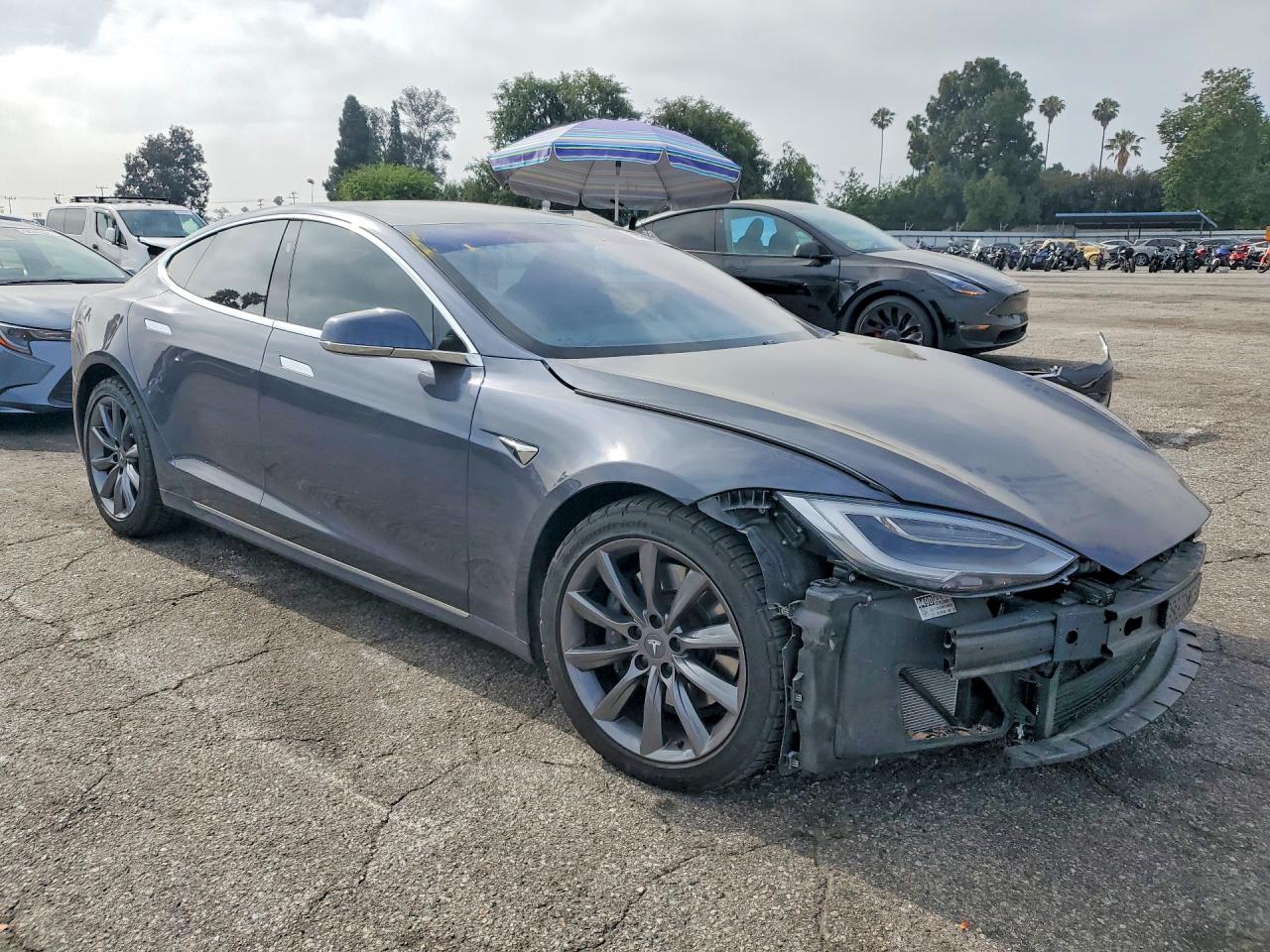 2020 Tesla Model S Серый vin: 5YJSA1E24LF361632