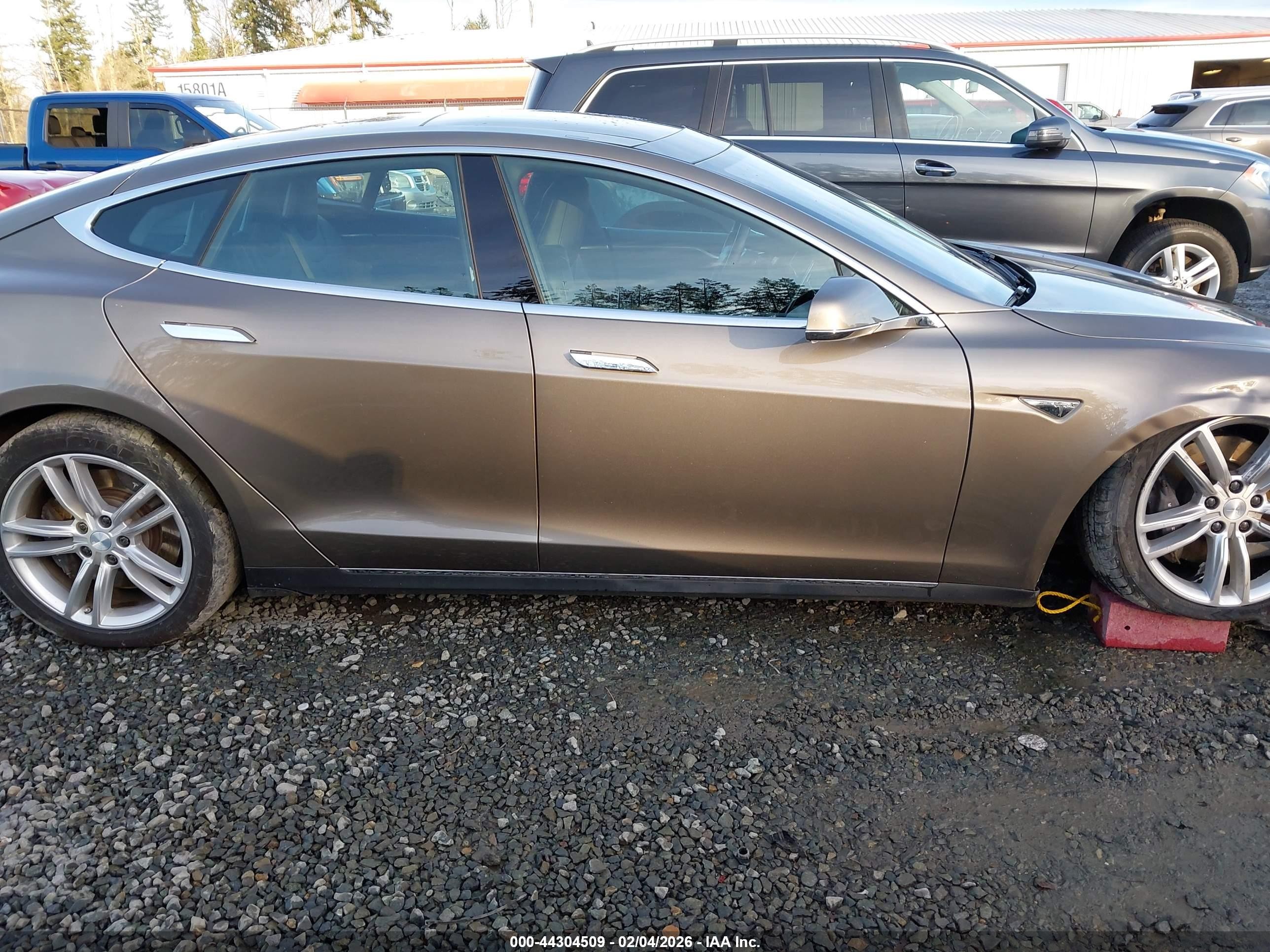 2015 Tesla Model S 70d/85d/p85d Gray vin: 5YJSA1E25FF101793