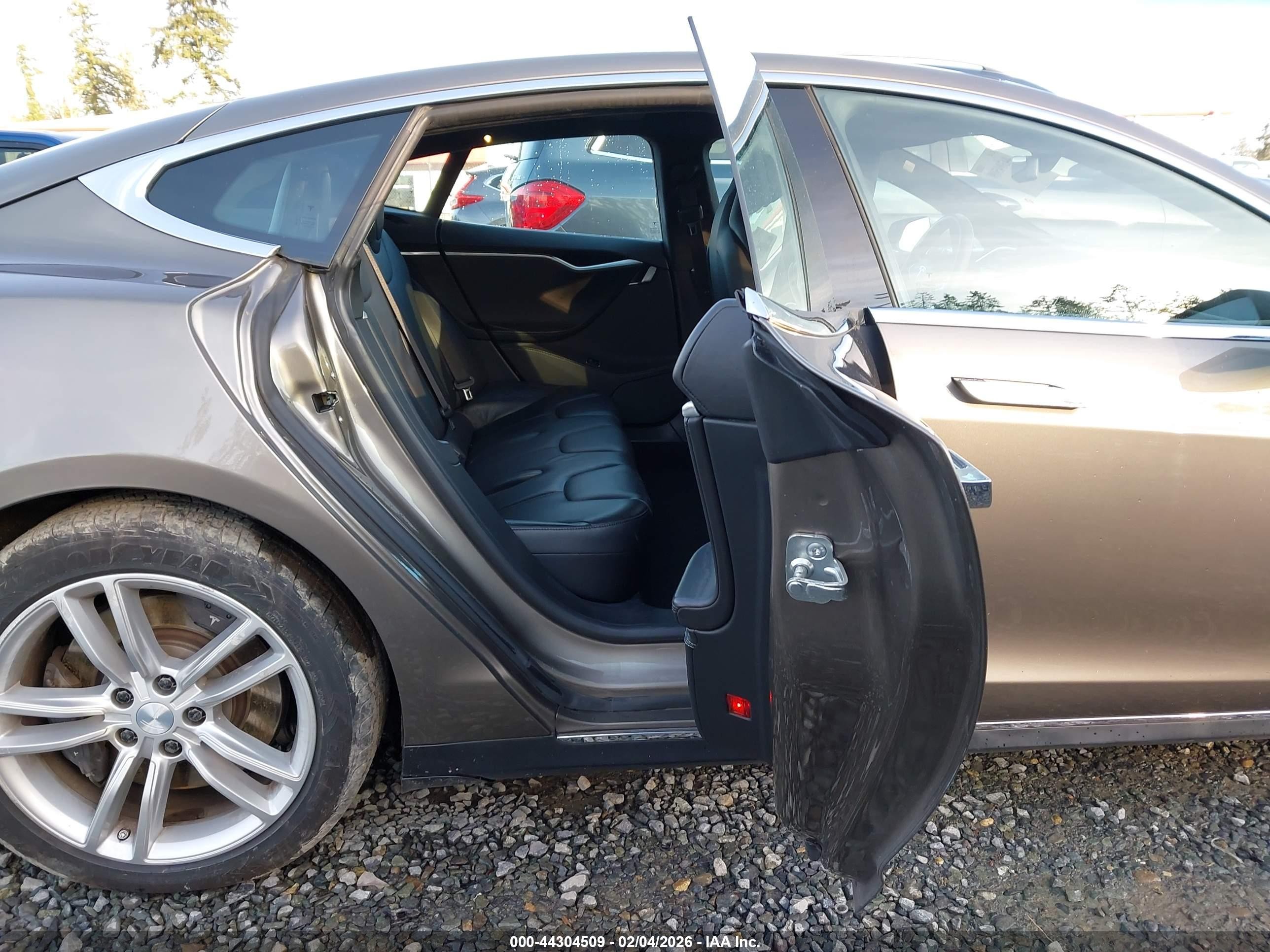 2015 Tesla Model S 70d/85d/p85d Gray vin: 5YJSA1E25FF101793