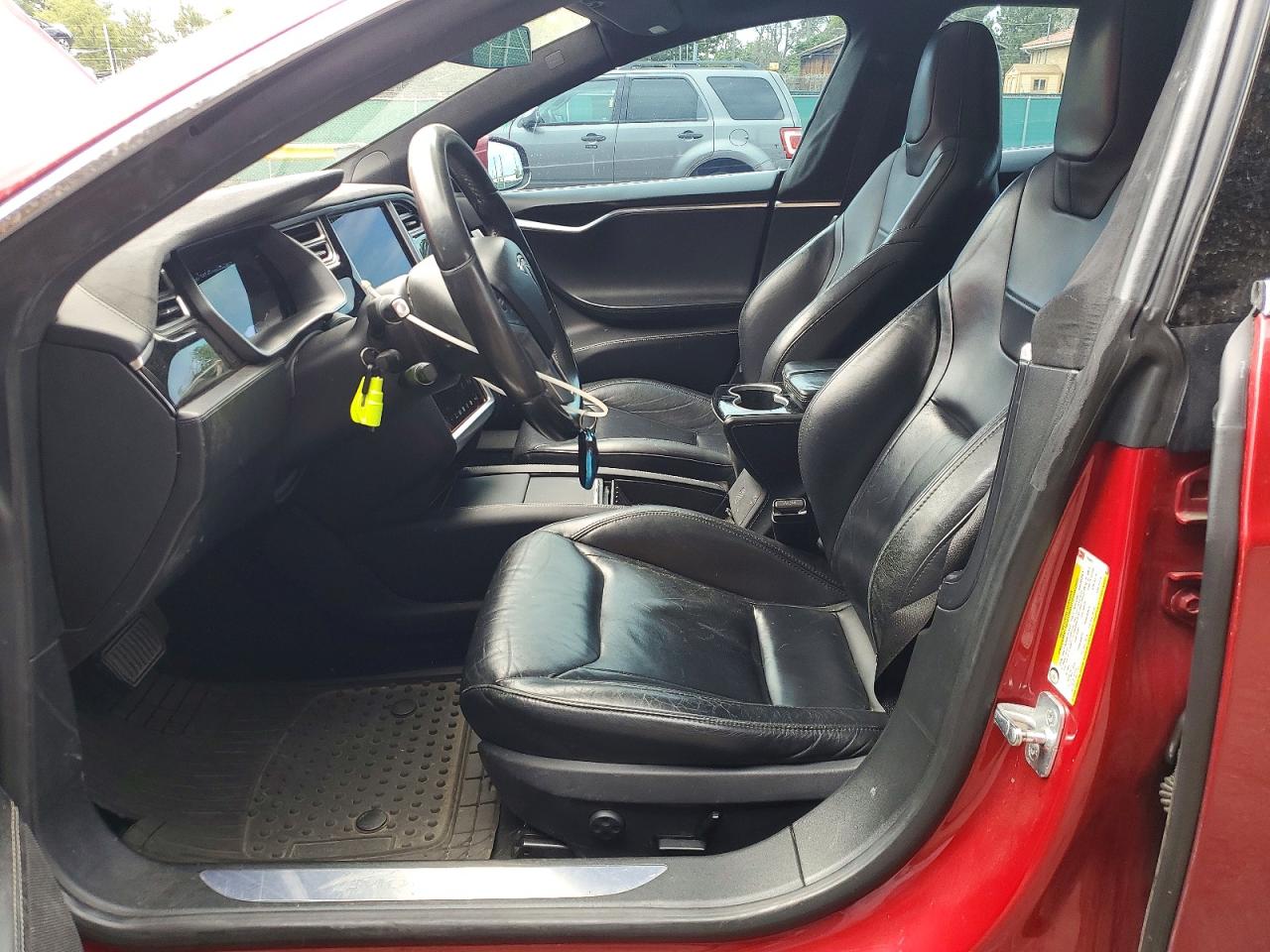 2015 Tesla Model S Красный vin: 5YJSA1E25FF114902
