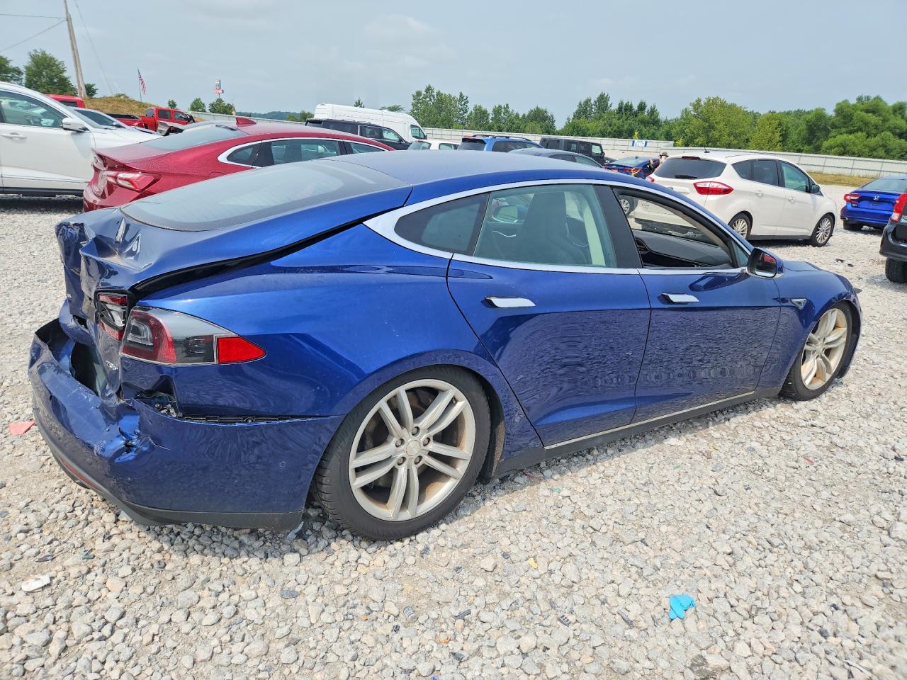 2015 Tesla Model S Blue vin: 5YJSA1E25FF116147