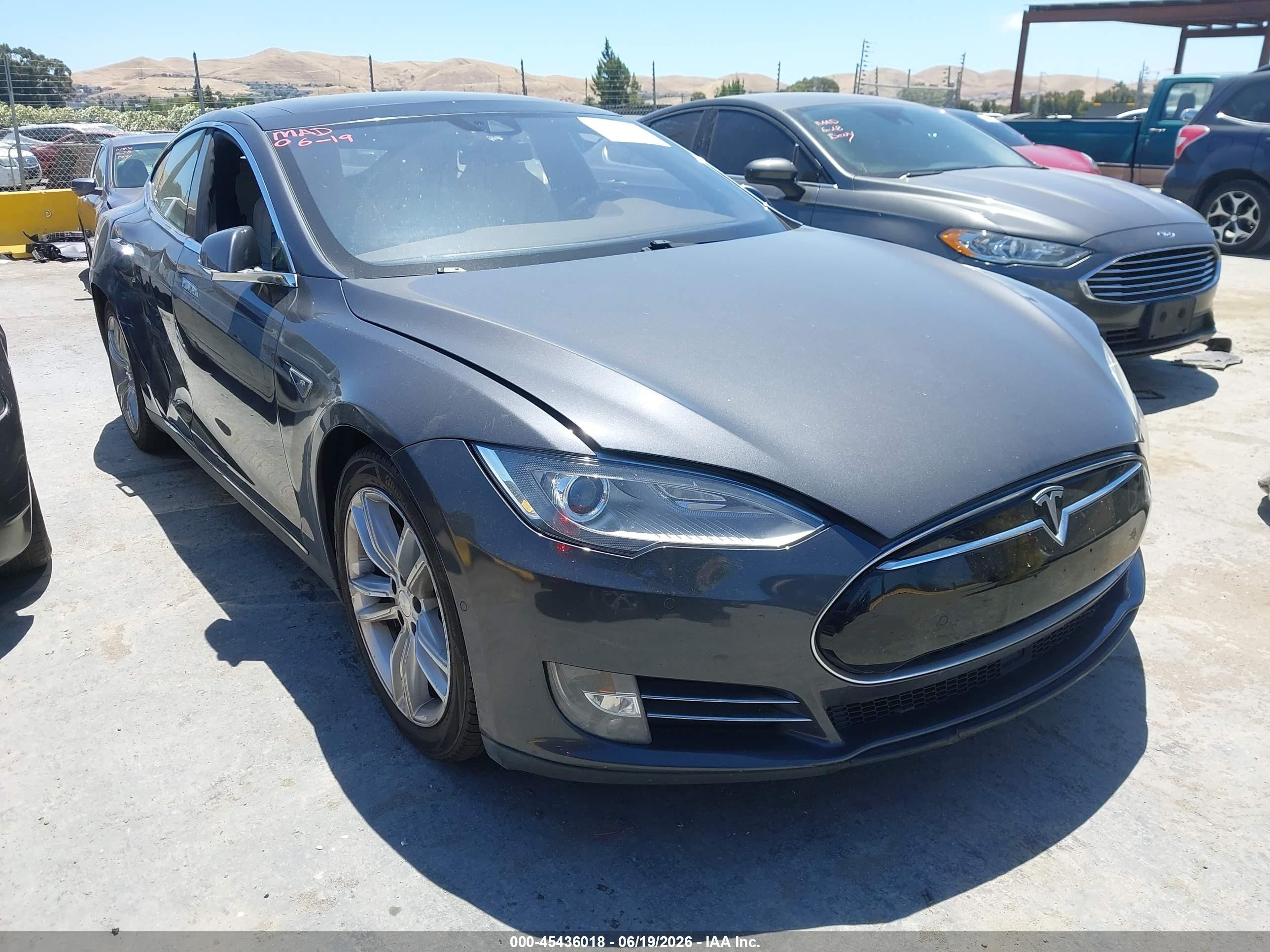2015 Tesla Model S 70d/85d/p85d Gray vin: 5YJSA1E25FF116410