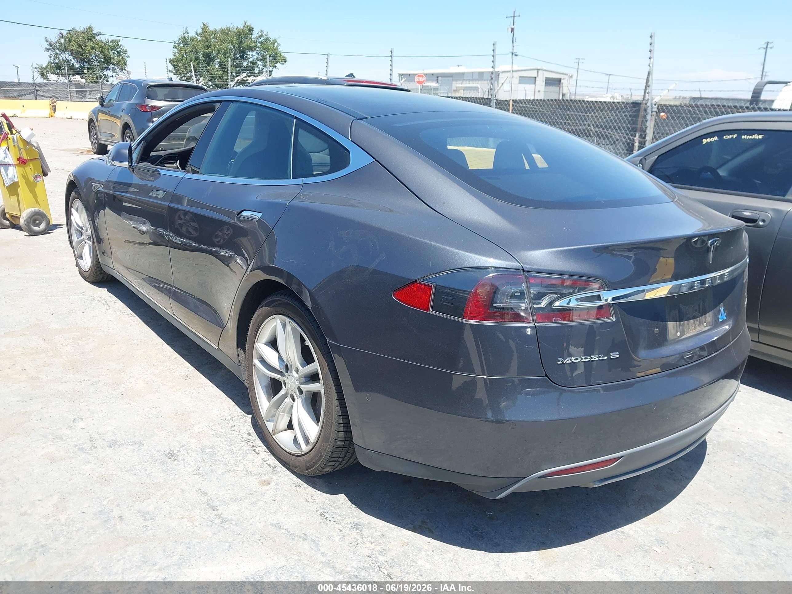 2015 Tesla Model S 70d/85d/p85d Gray vin: 5YJSA1E25FF116410